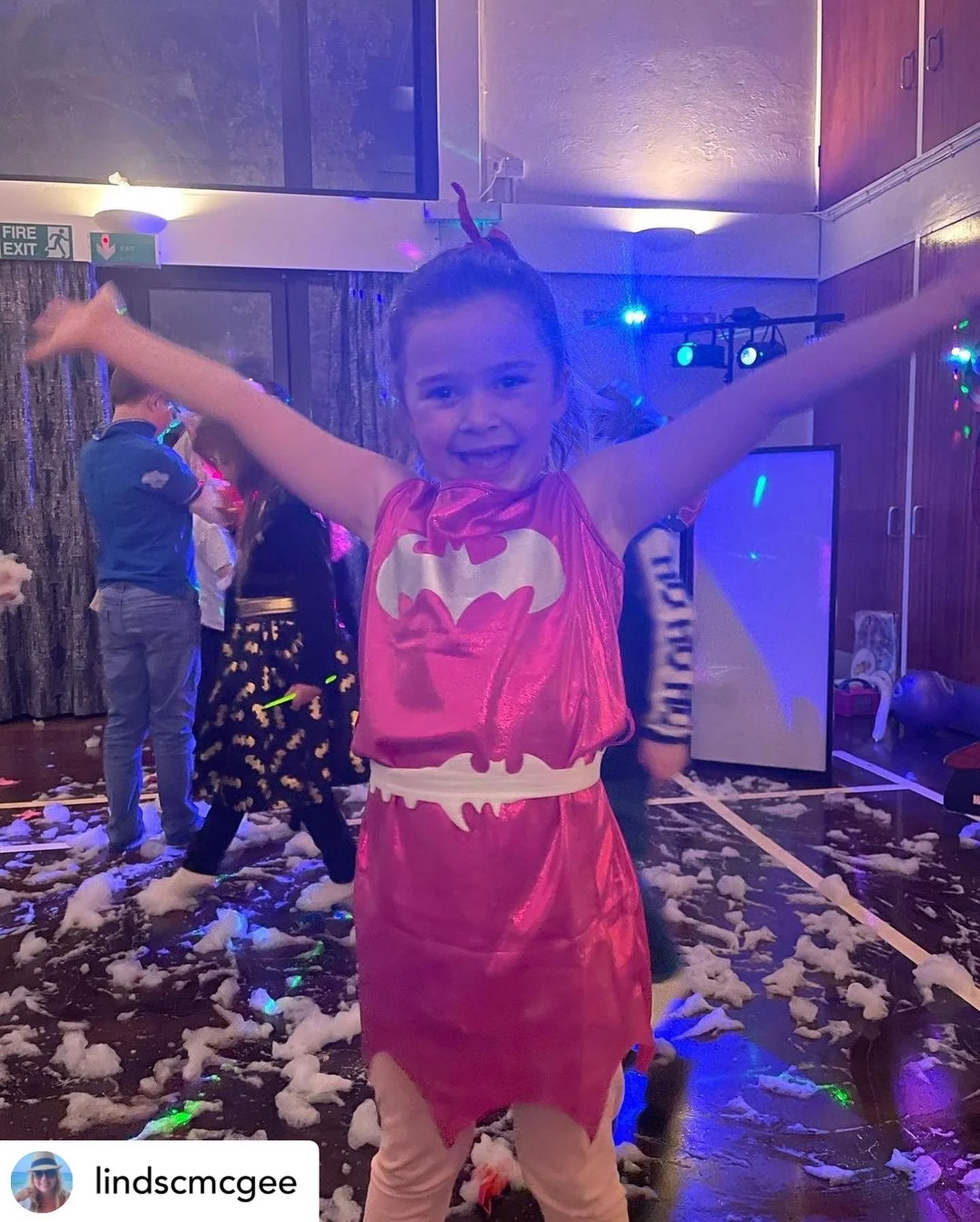 Little Miss Evie as pink batgirl celebrating her 6th Birthday 💖🎉🎊