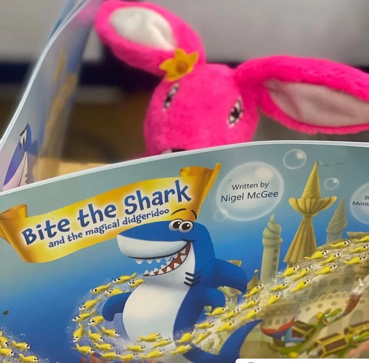 Thank you @Magmay for this wonderful review, so pleased you enjoyed the story!! 🙌🙏🦈💙💜