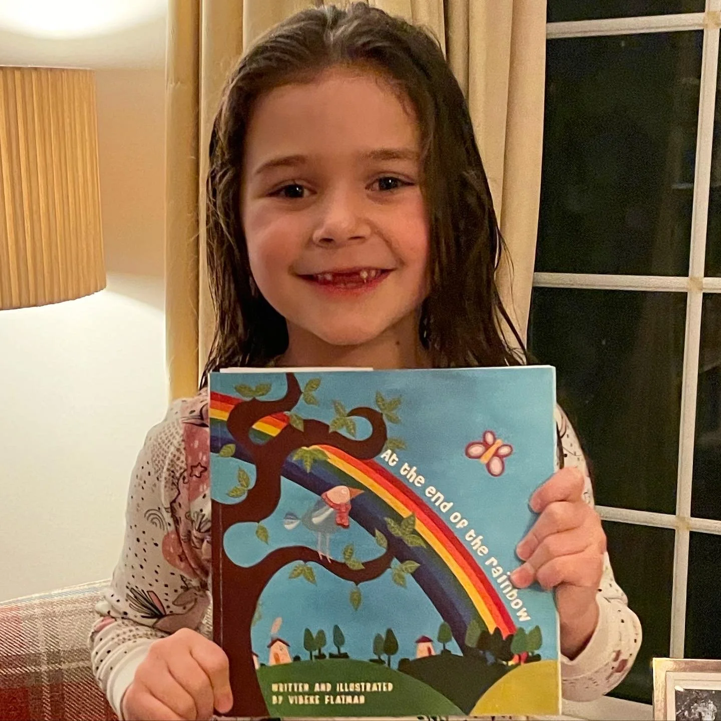 Eve’s new favourite story time read, At the end of the Rainbow by @alvins.art