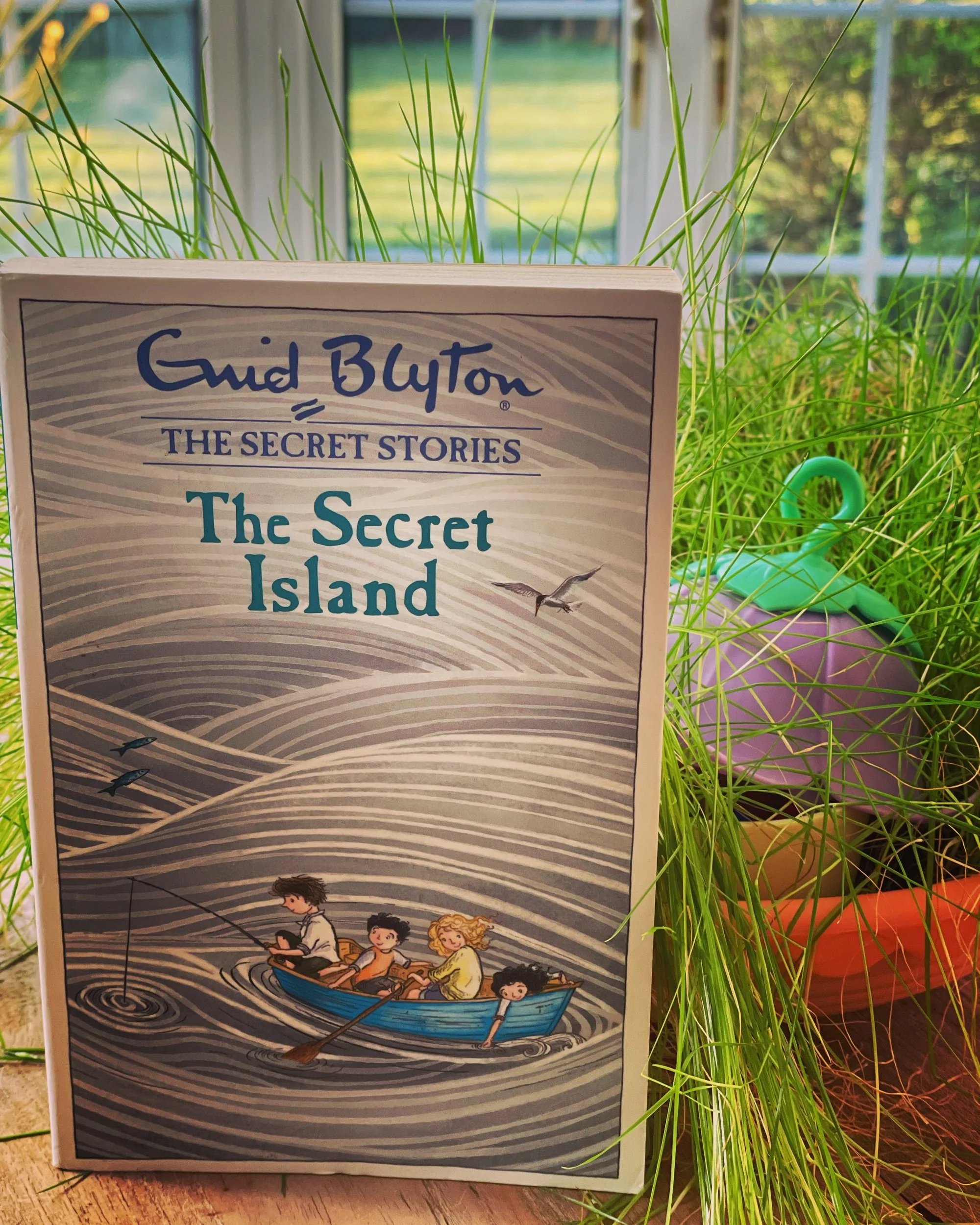 Day 8: Favourite book challenge