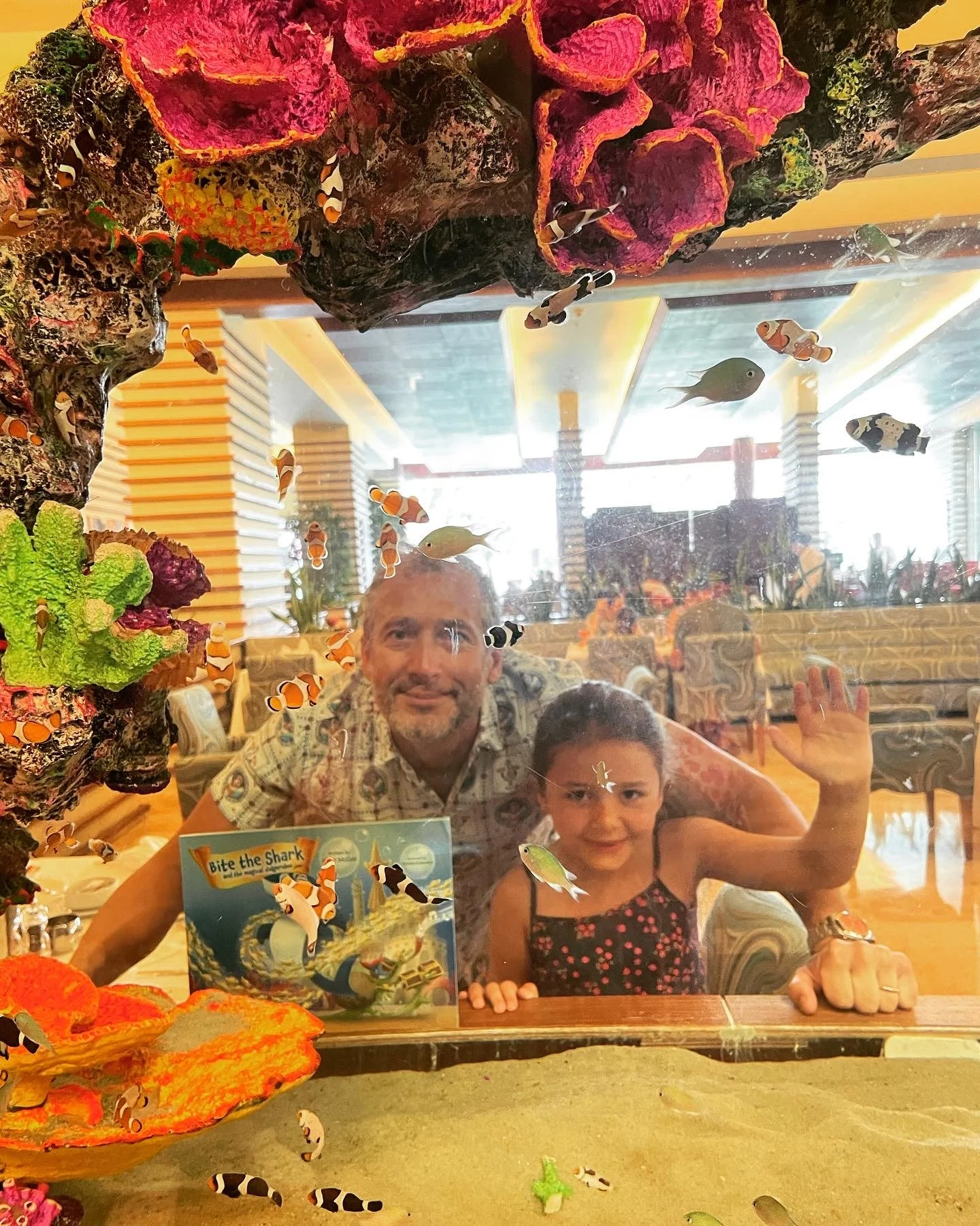 7-Jun: Bite in his natural habitat, with Nemo and a few friends!!