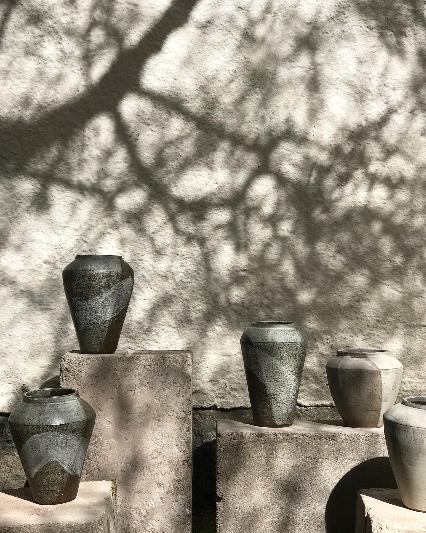 Sneak peek of &rdquo;Turned towards the sun - V&auml;nd mot solen&rdquo; exhibition at @hildasholm 

Welcome to Hildasholm, Leksand, to see more art from the ceramic form students ( me included ✌️) at Leksands folk high school.

13 May to 10 of July.