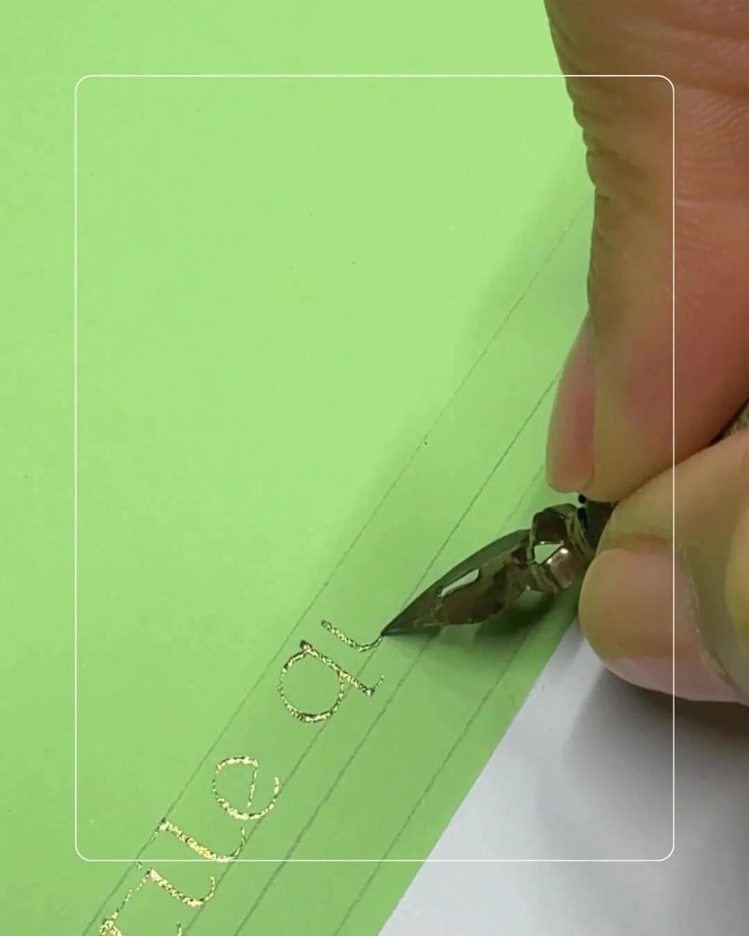 𝗟𝗘𝗧&rsquo;𝗦 𝗗𝗢 𝗦𝗢𝗠𝗘 𝗣𝗢𝗜𝗡𝗧𝗘𝗗 𝗣𝗘𝗡 𝗙𝗢𝗨𝗡𝗗𝗔𝗧𝗜𝗢𝗡𝗔𝗟 𝗧𝗢𝗚𝗘𝗧𝗛𝗘𝗥

Foundational Hand is an absolute fun to do. Pointed Pen gives me the freedom to adapt it to many variations. I'm starting from ascenders and descenders hei