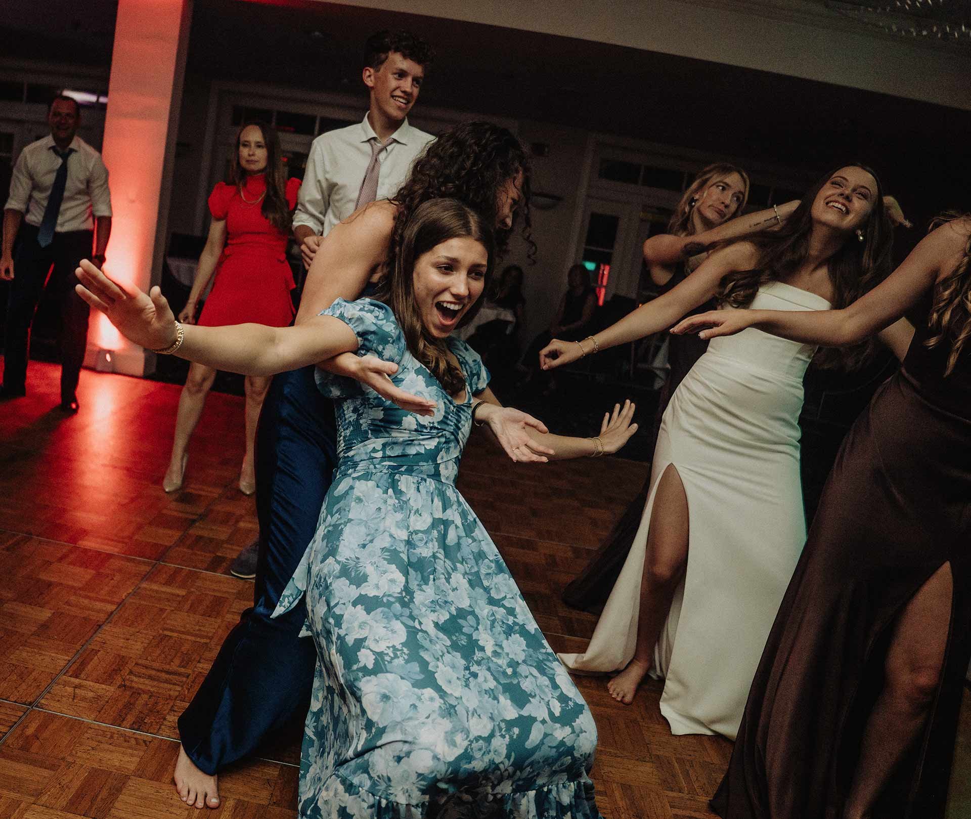wedding-dance-floor-evansville-indiana-country-club-.jpg