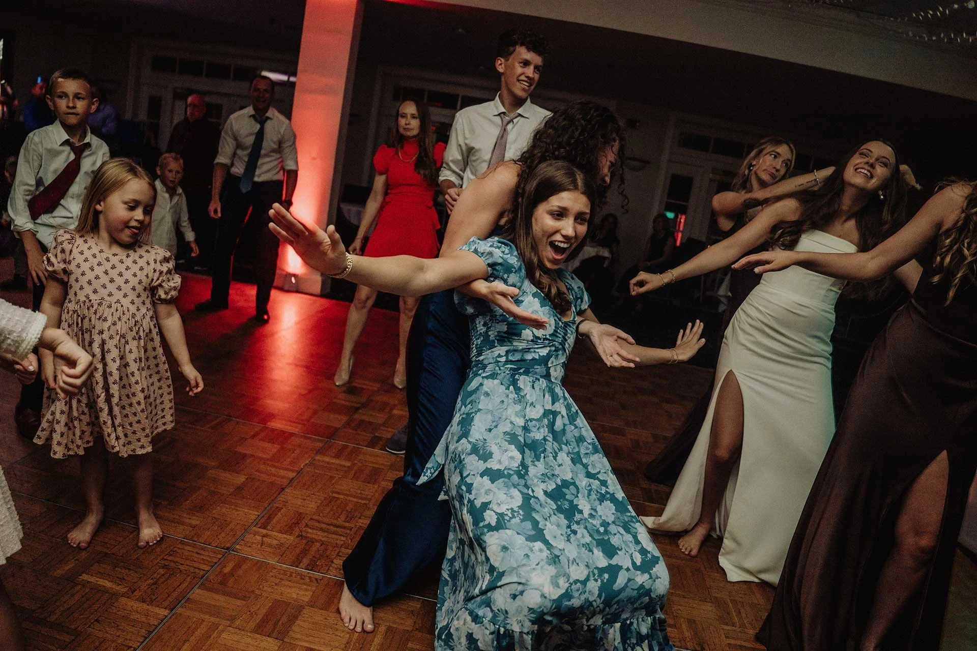 trust-fall-on-wedding-dance-floor.jpg
