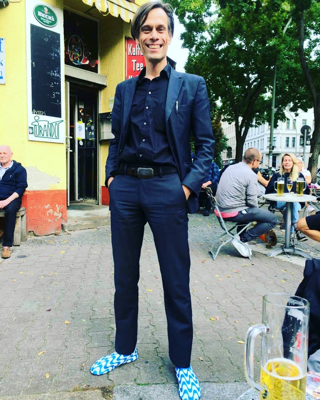 Funky Thursday! Here's a fabulous pic of our favourite man about town, #djhimself, proving that Wavers aren't just for the beach. Have an amazing day, everyone! #seashoestobeseenin #styleandcomfort #footwearrevolution #beachandbar #athleisure #saynot