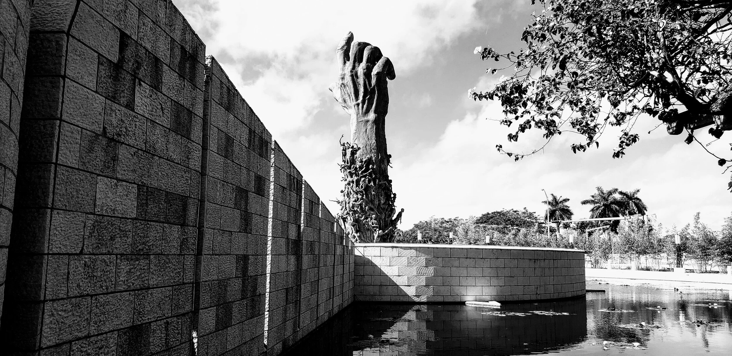 Florida Holocaust Memorial Miami Beach by www.MychaelX.photos 0023bw.jpg