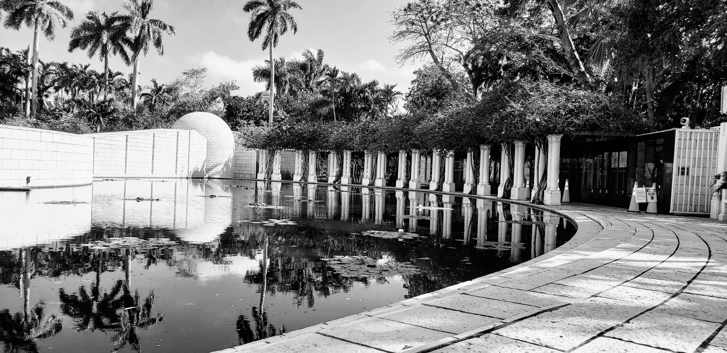 Florida Holocaust Memorial Miami Beach by www.MychaelX.photos 000127bw.jpg