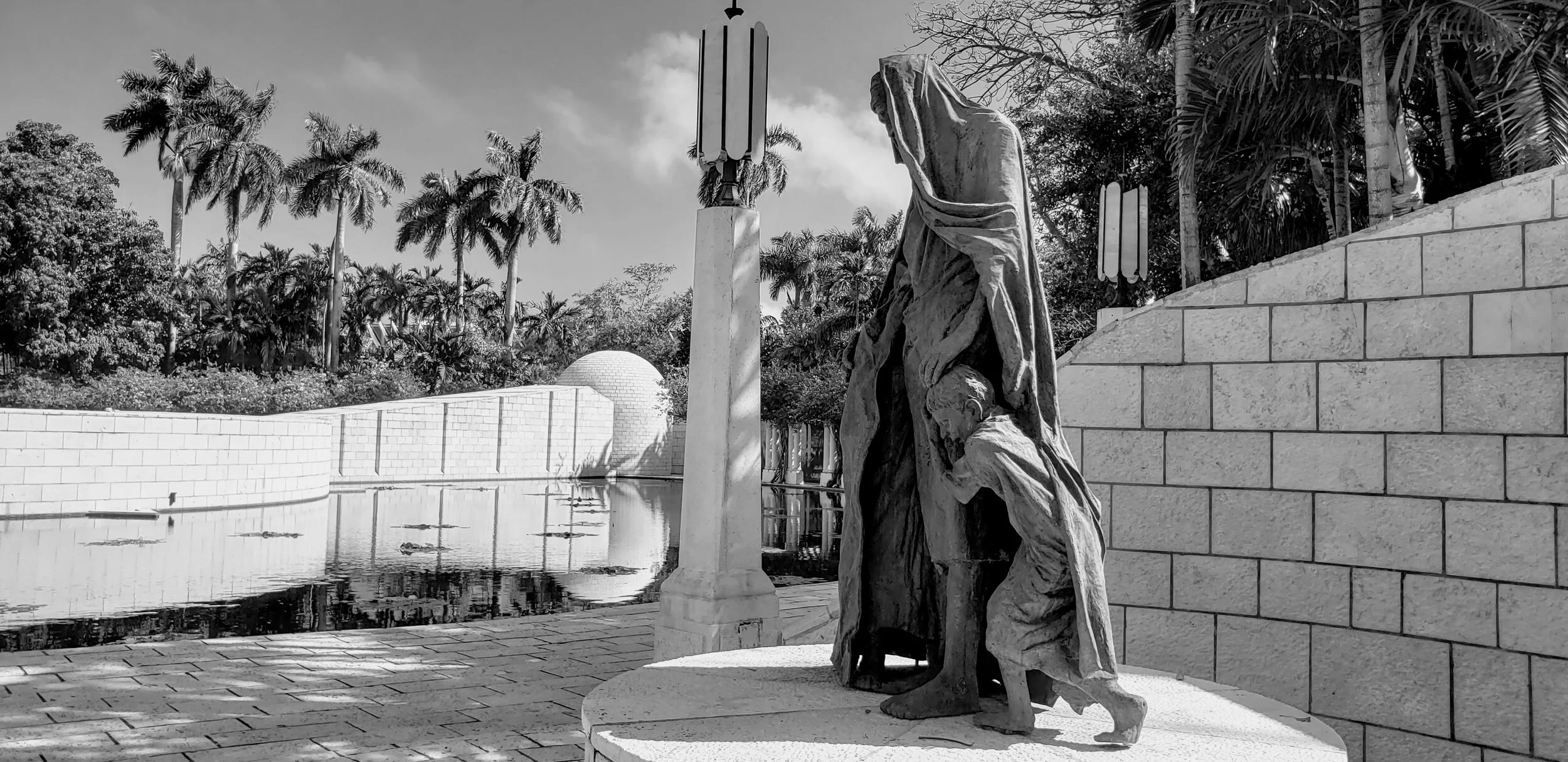 Florida Holocaust Memorial Miami Beach by www.MychaelX.photos 000131bw.jpg