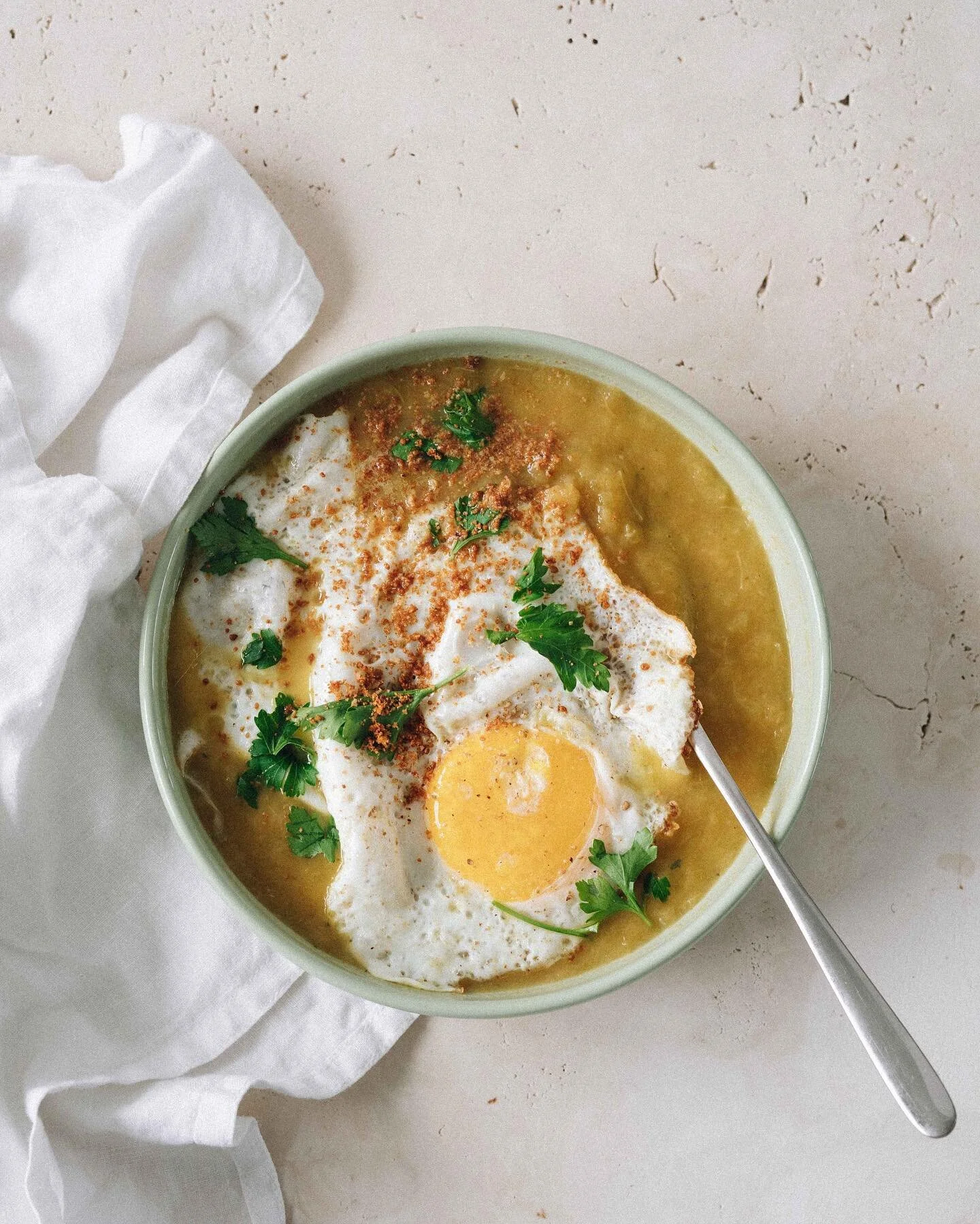 Sassy celery soup. Let me introduce you to this super quick 5-ingredient dish right here. So little ingredients so much flavour. Sassy! 

Celery is a real flavour bomb and is used as a supporting ingredient in lots of dishes, but it&rsquo;s rarely us