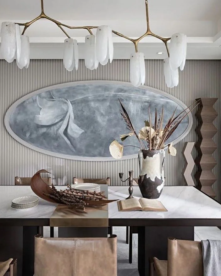 Today&rsquo;s inspiration is this beautiful dining space. Time to start planning the table display for Easter!

#sophiesoniinteriordesign #sophiesoniinteriors #sophiesonidesign #sophiesoni #essexinteriors #essexinteriordesign #interiordesign #luxuryi