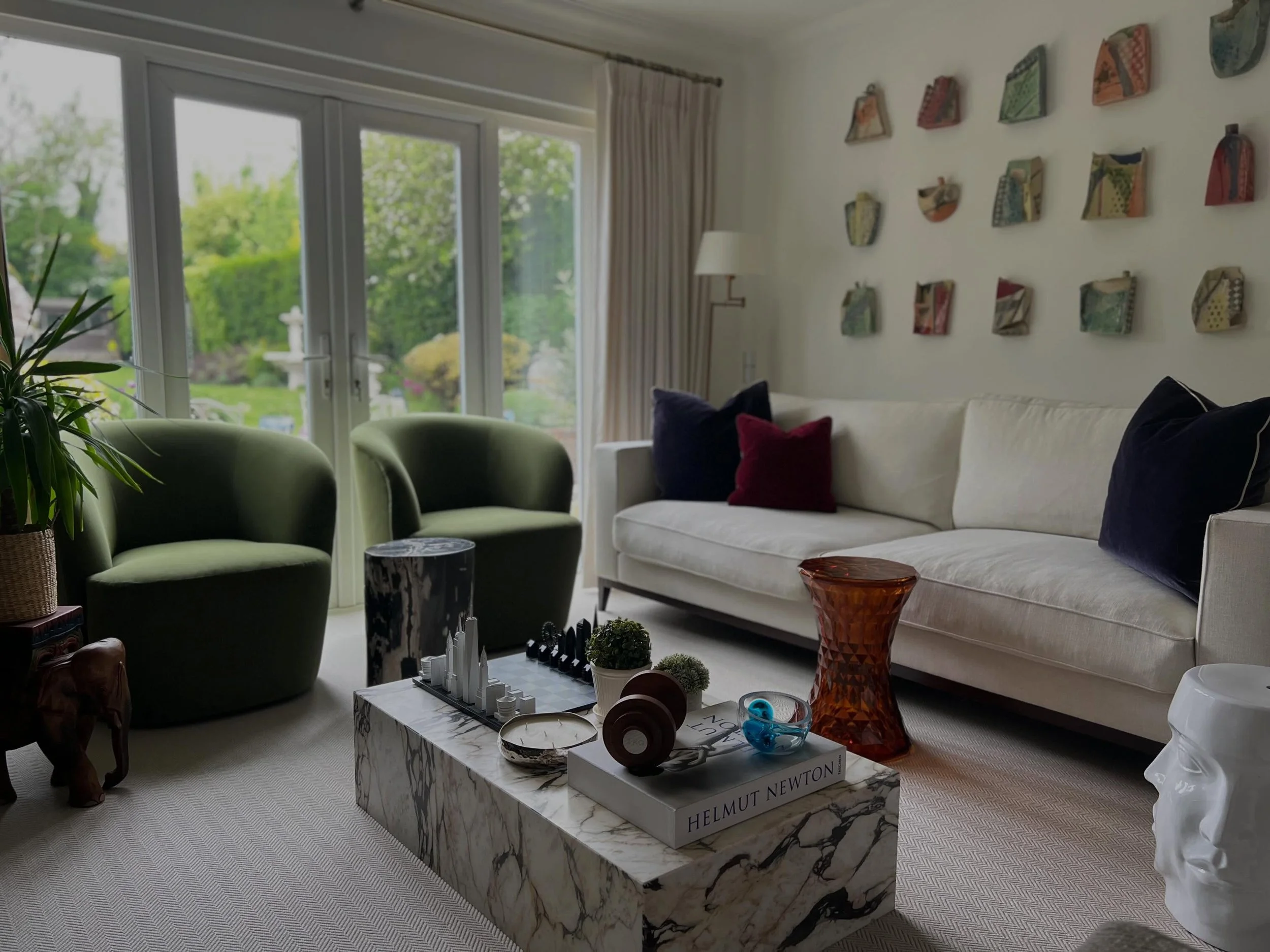 Getting ready to bank holiday flop!! Lots of lovely things planned with some great friends. But tonight - I&rsquo;m very happy to spend my evening our living room at home (of course after catching the final rays in the garden!)

#theresnoplacelikehom