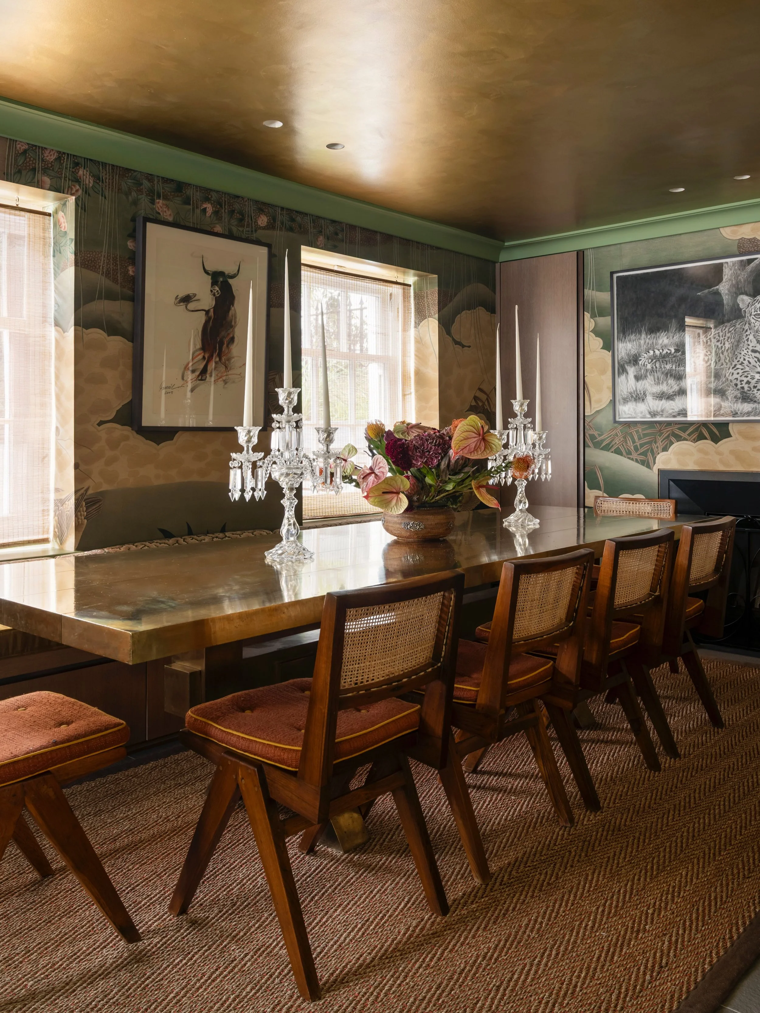 Dining with delight.

Always dreaming of this beautiful dining space we created for our wonderful client. Colour, opulence and ambience were a must.

Head over to @enelproperties to follow along our flower series to celebrate the start of summer!

📷