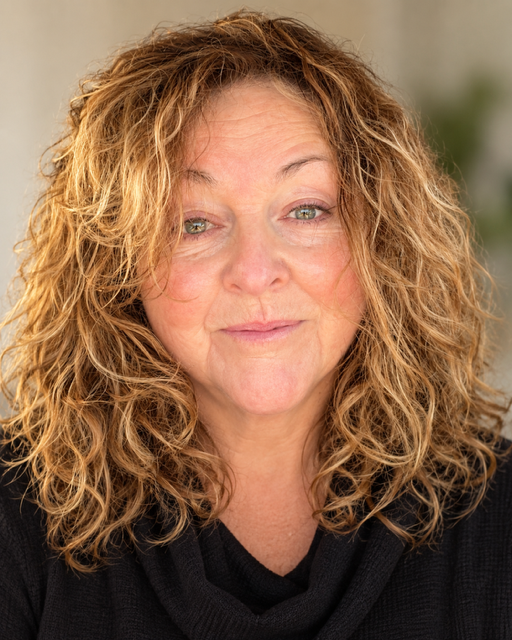 Sara Hope Brown, Reiki and energy work practitioner supporting adults, children. riders, horses, dogs and cats remotely.