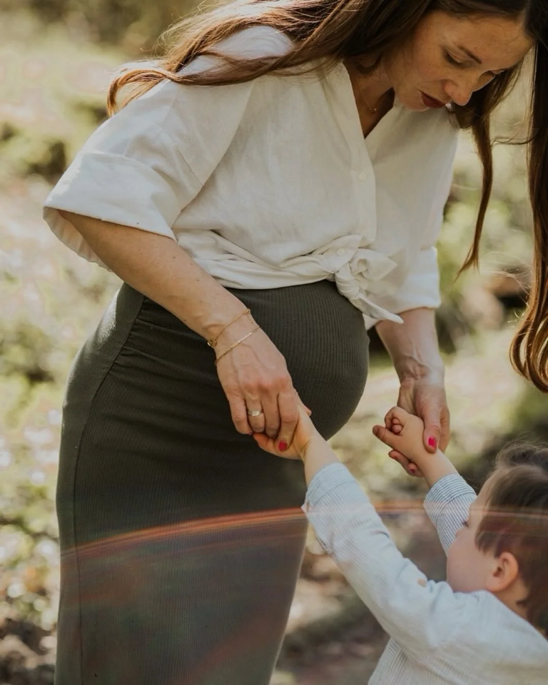 Ik mocht op een stralende woensdagnamiddag op wandel (&eacute;n verstoppertjes-tocht) met deze vier en dat was z&oacute; mooi!

Wat n&oacute;g mooier is, is dat ik binnenkort ook mag kennismaken met hun kersverse broertje of zusje. 

Samen groeien, u