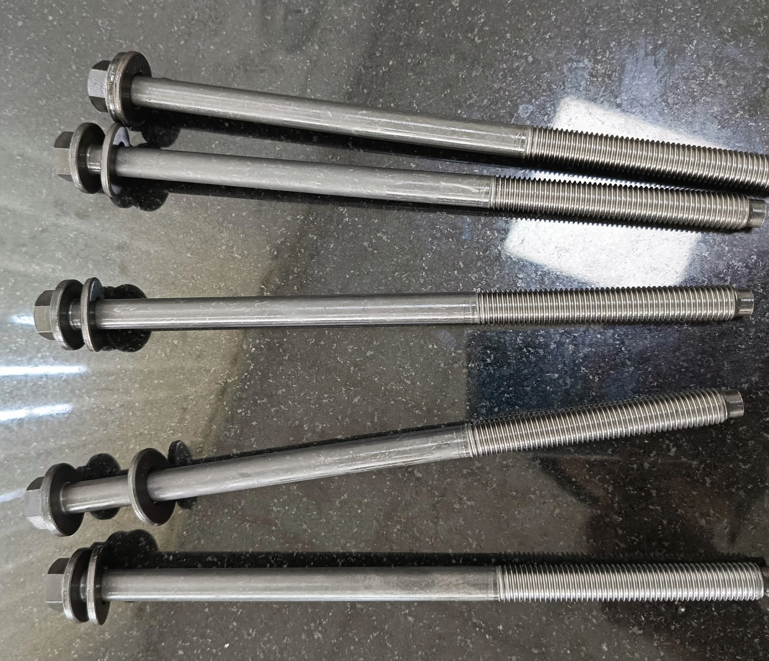 ANS 937_Cylinder Head Bolt