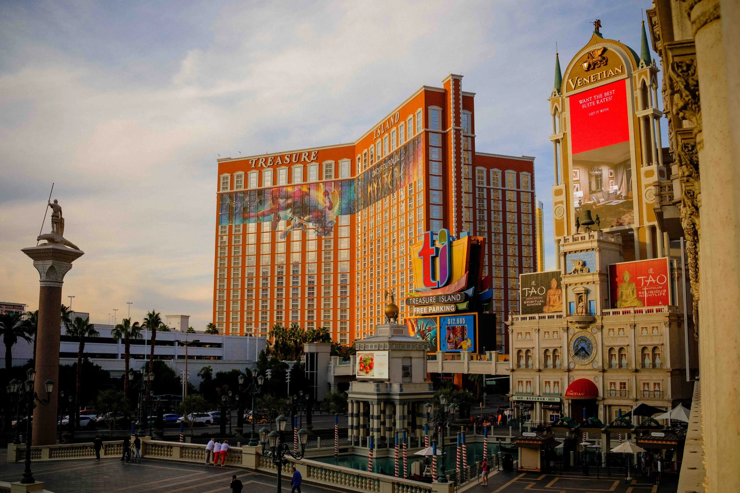 Aidan Hennebry - Las Vegas Photography - Winter 2022-18.jpg