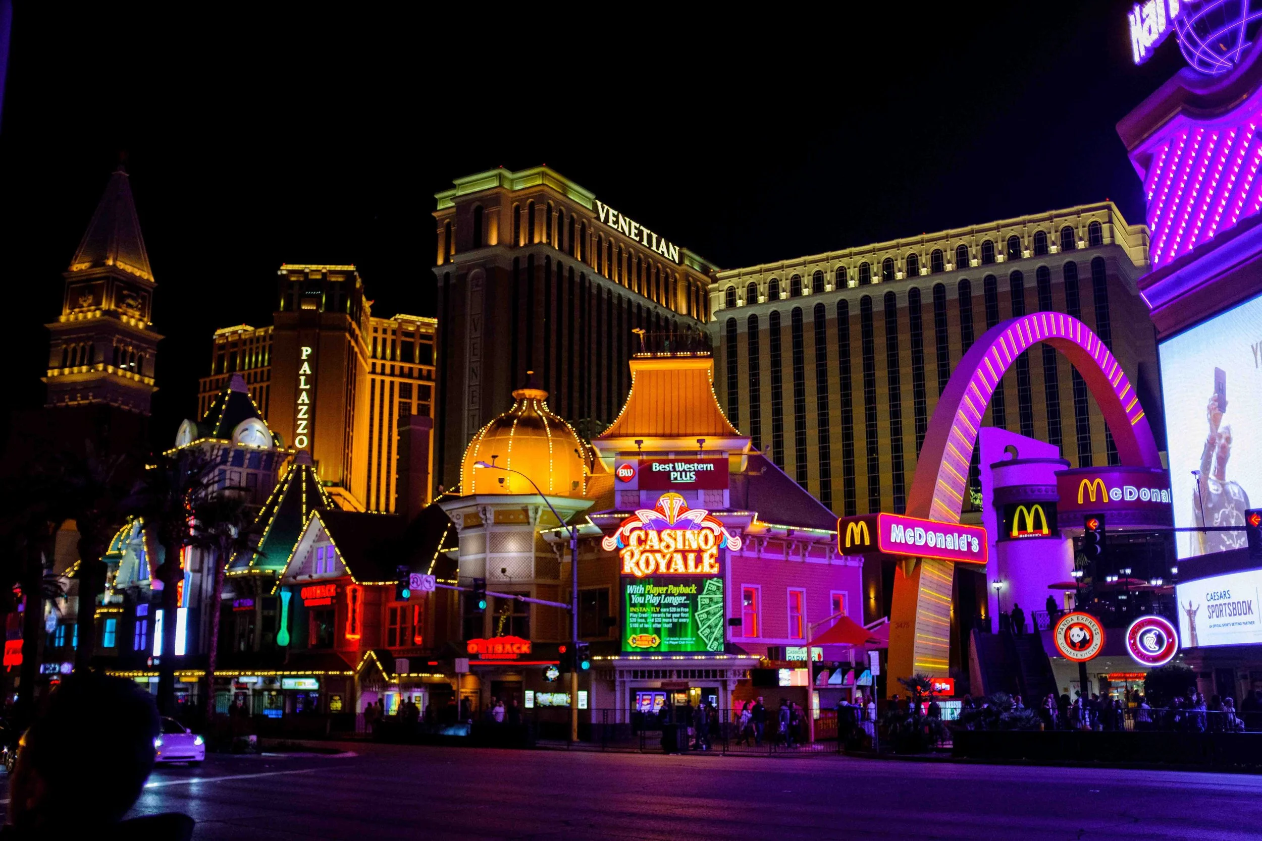 Aidan Hennebry - Las Vegas Photography - Winter 2022-54.jpg