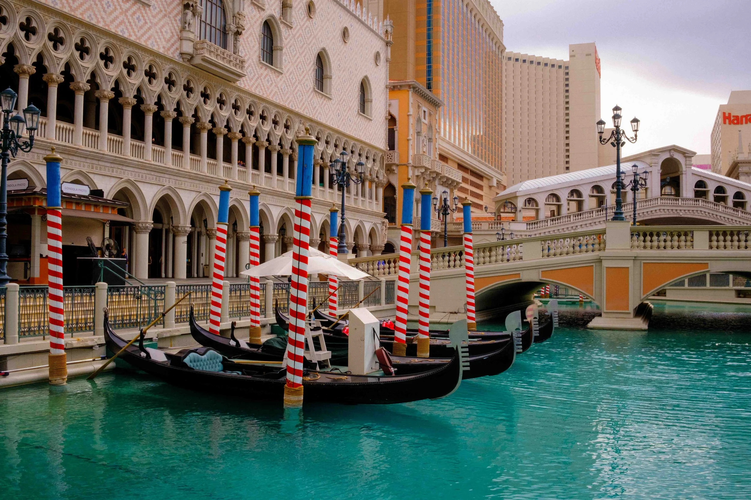Aidan Hennebry - Las Vegas Photography - Winter 2022-57.jpg