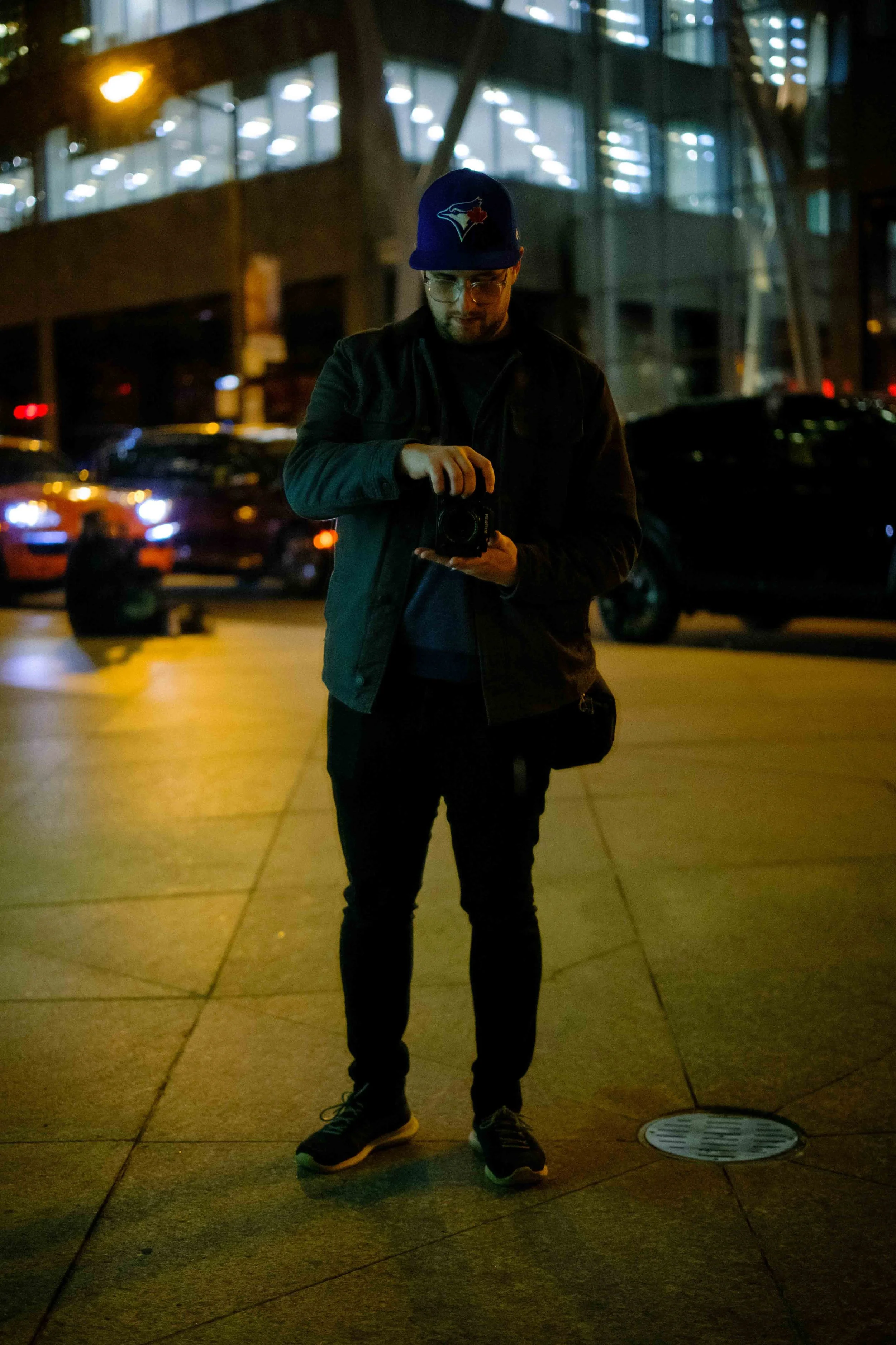 221007 Toronto Street Photography at Night - Blog-4.jpg