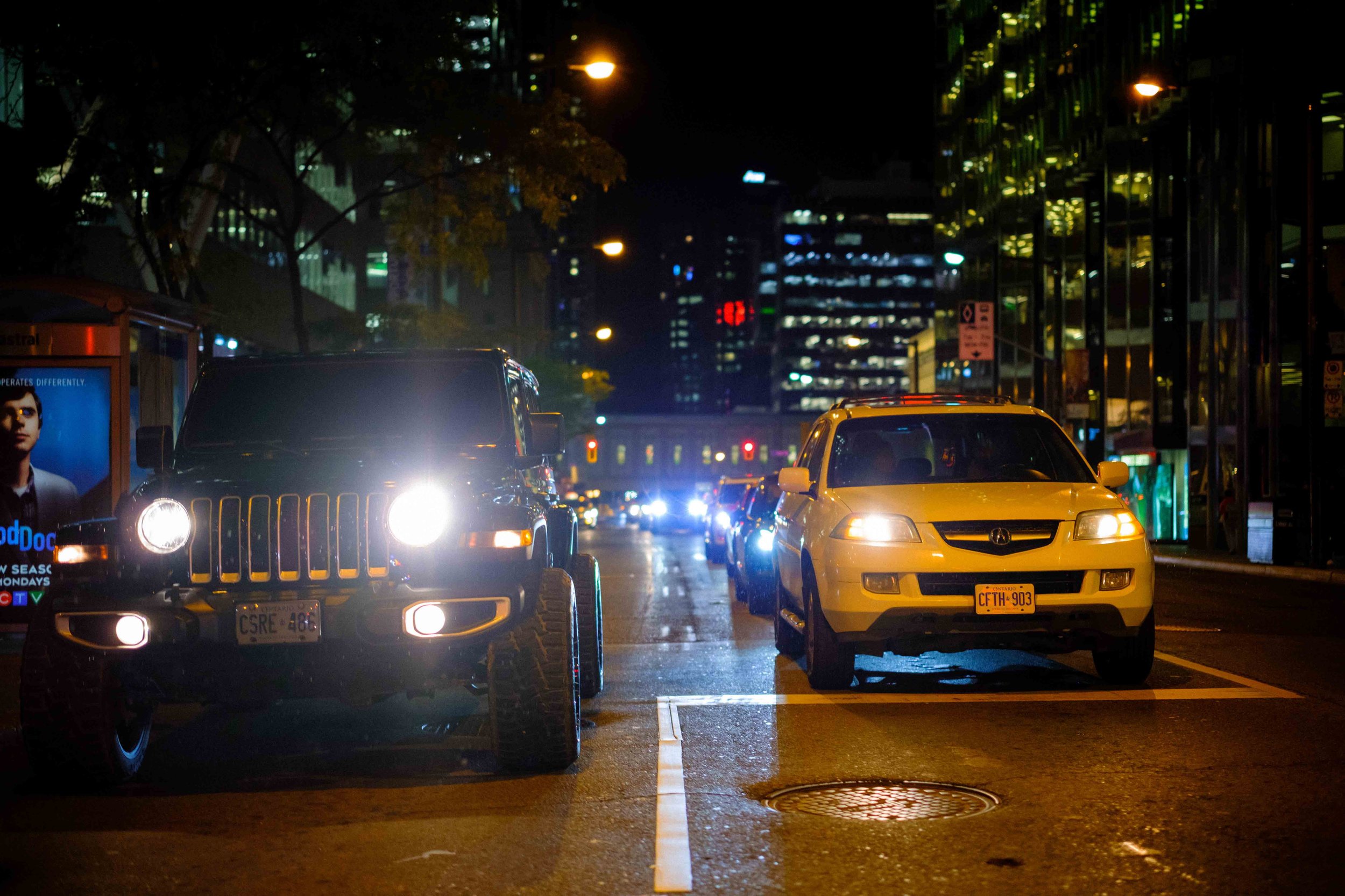 221007 Toronto Street Photography at Night - Blog-5.jpg