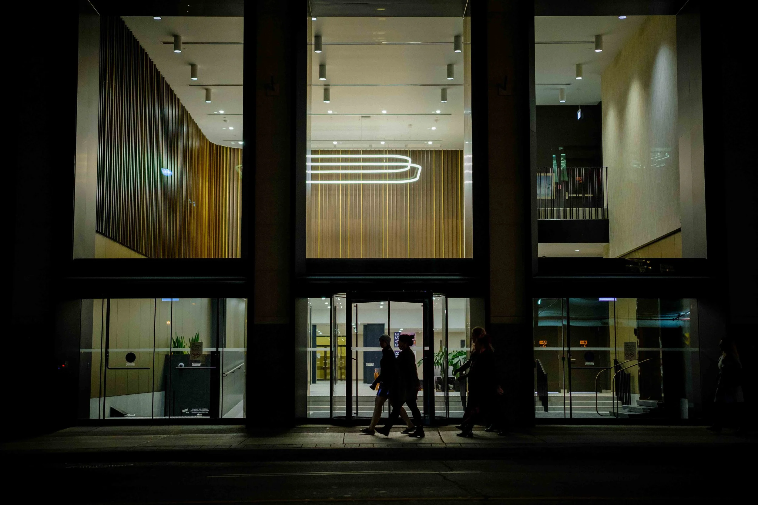 221007 Toronto Street Photography at Night - Blog-10.jpg