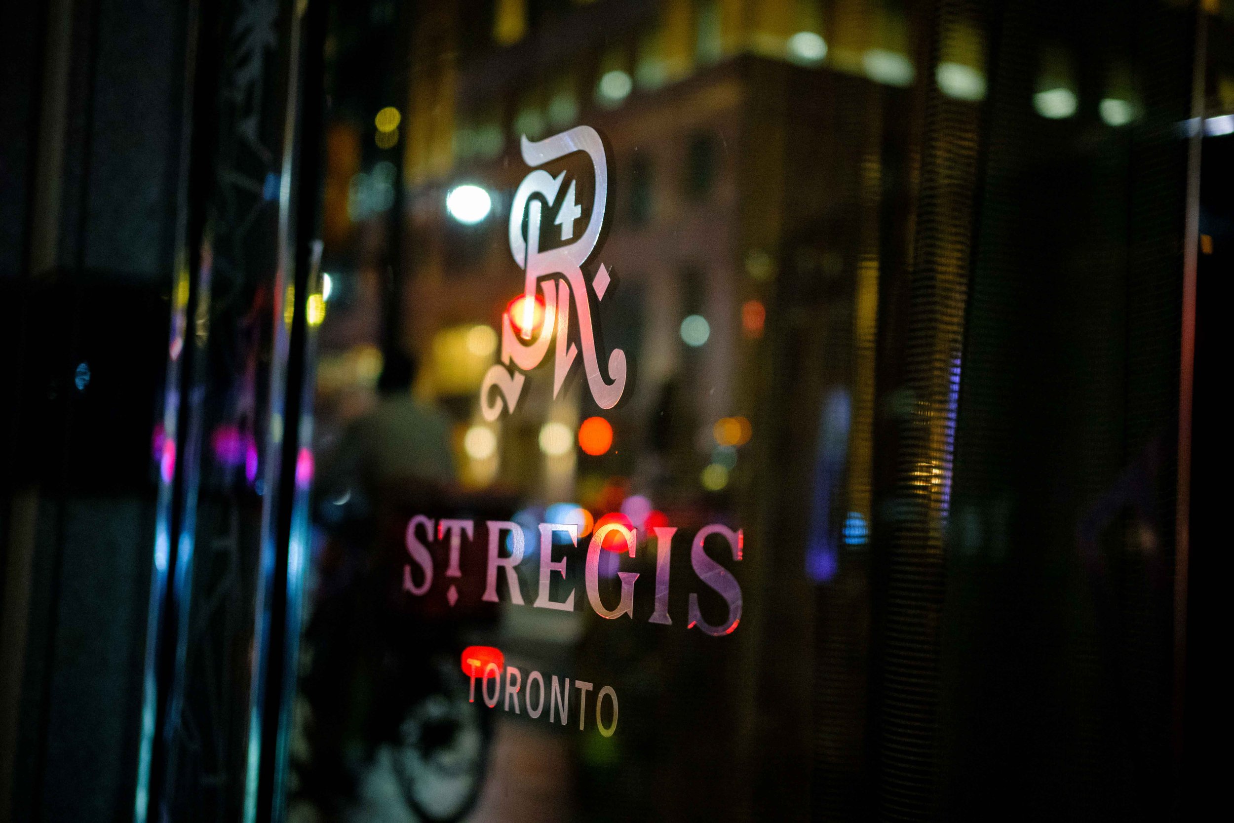 221007 Toronto Street Photography at Night - Blog-12.jpg