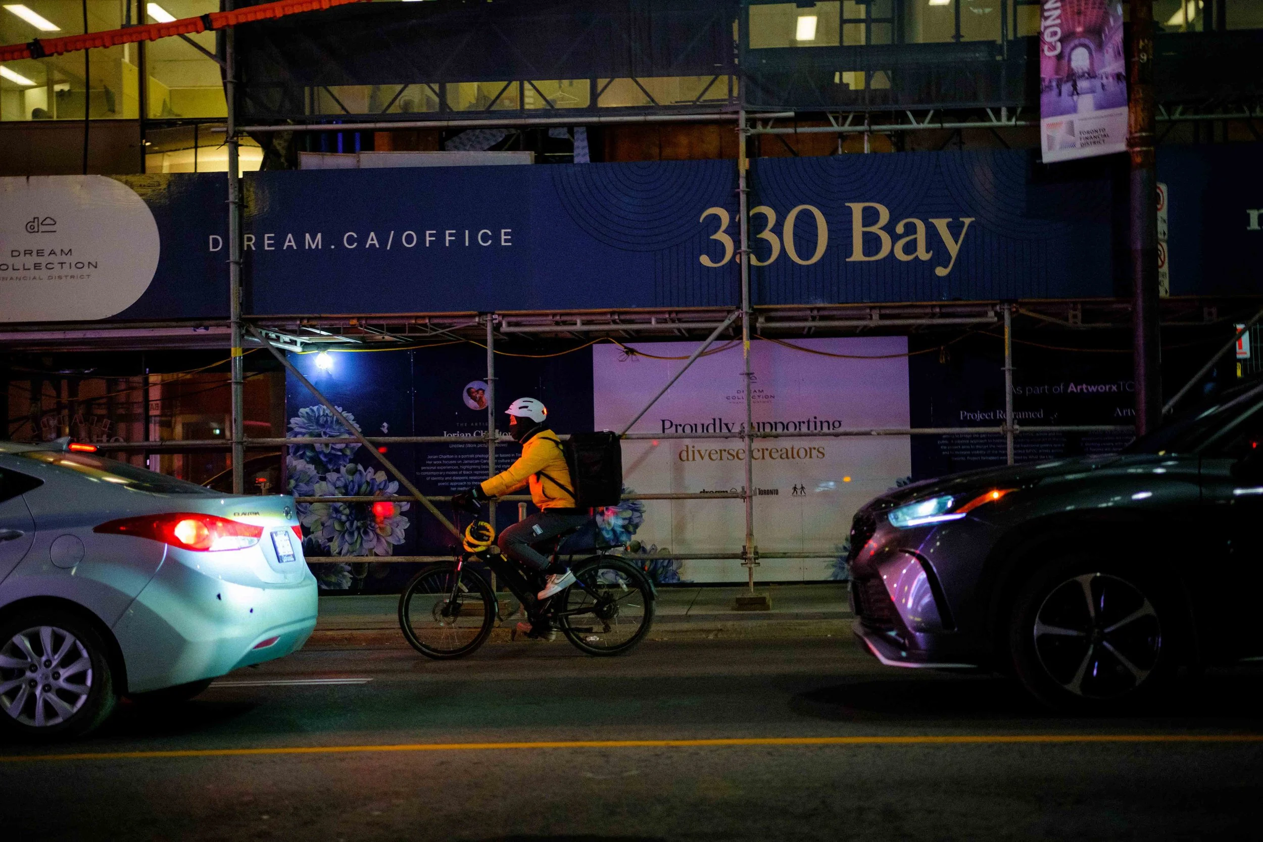 221007 Toronto Street Photography at Night - Blog-15.jpg