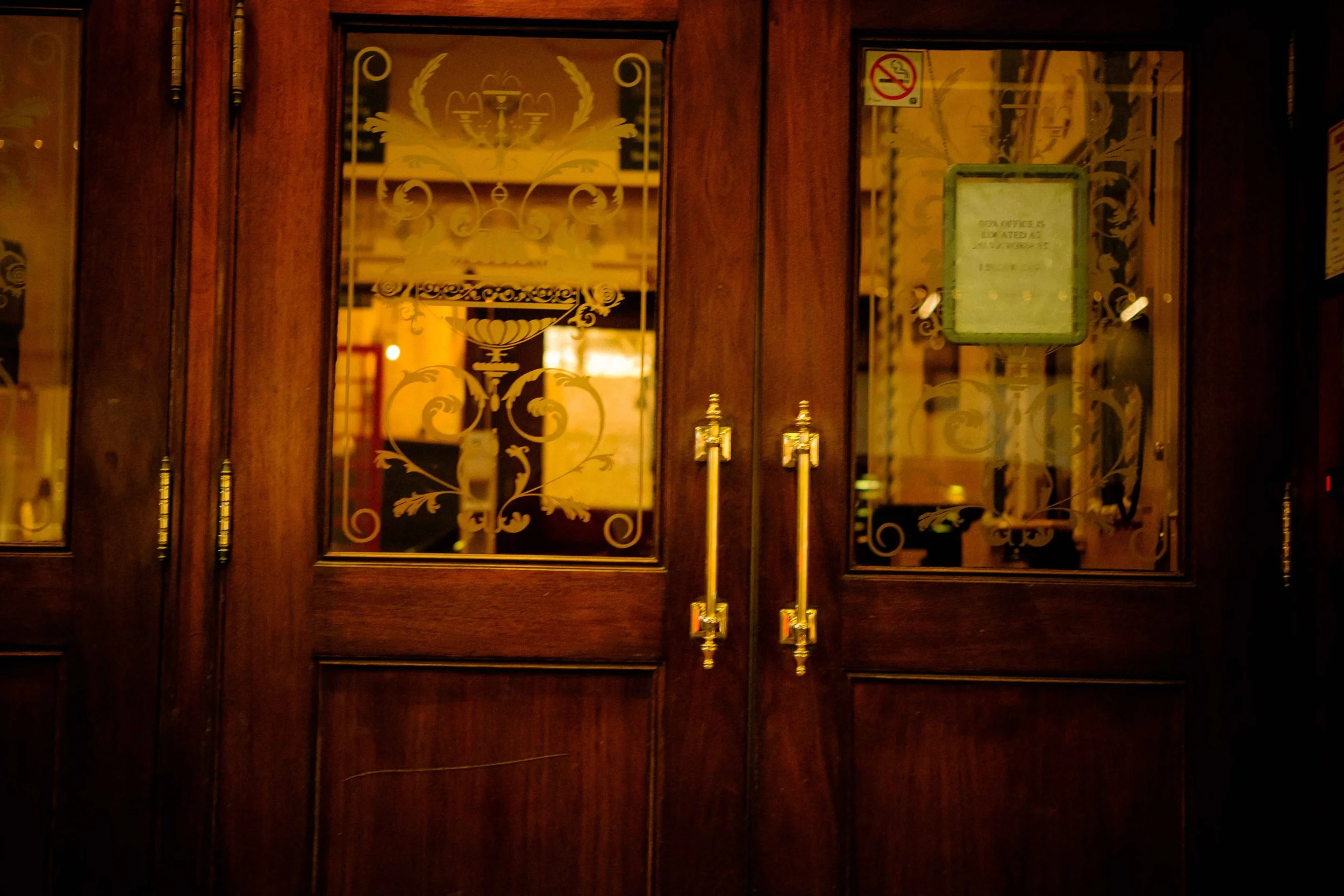 221007 Toronto Street Photography at Night - Blog-28.jpg