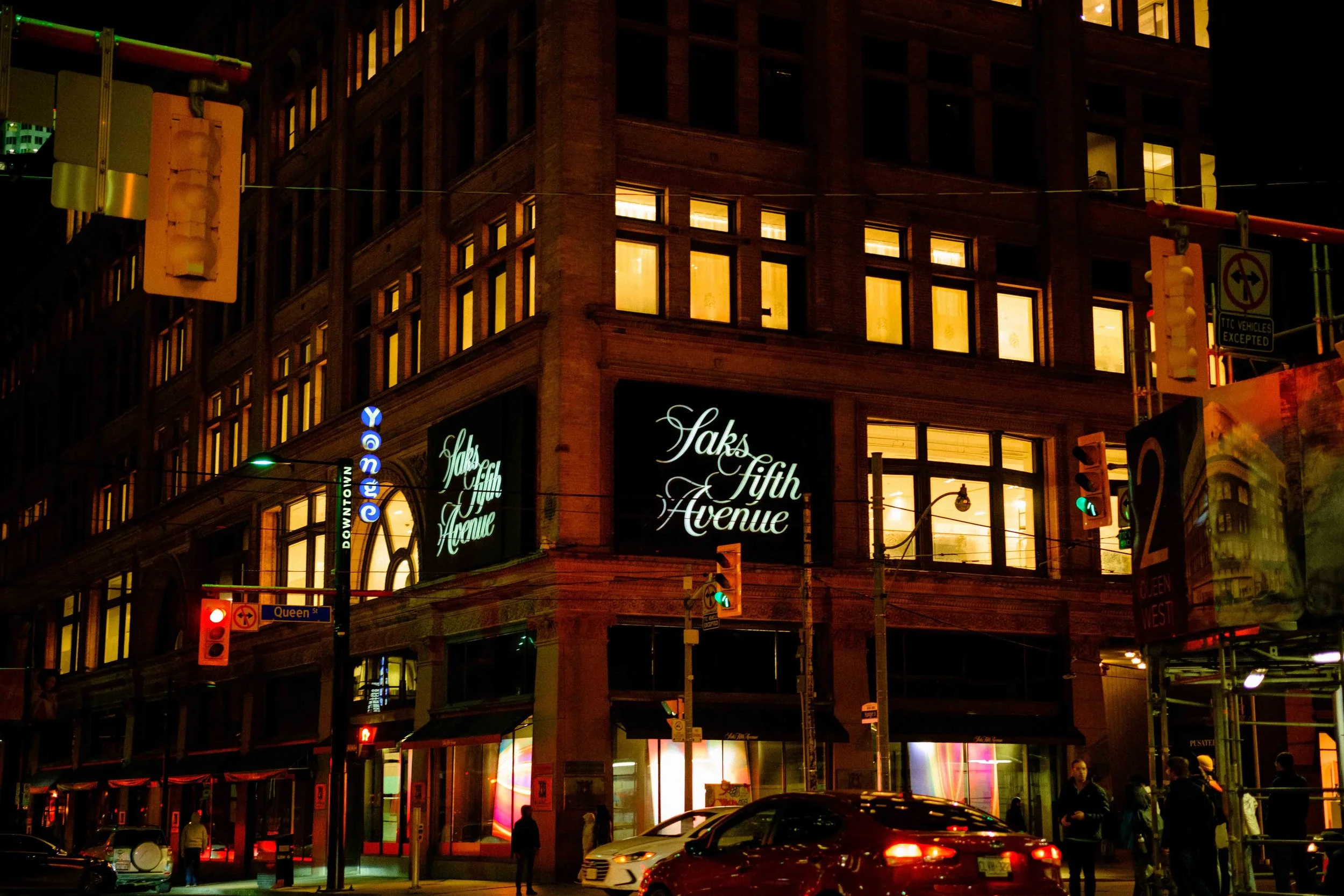221007 Toronto Street Photography at Night - Blog-30.jpg
