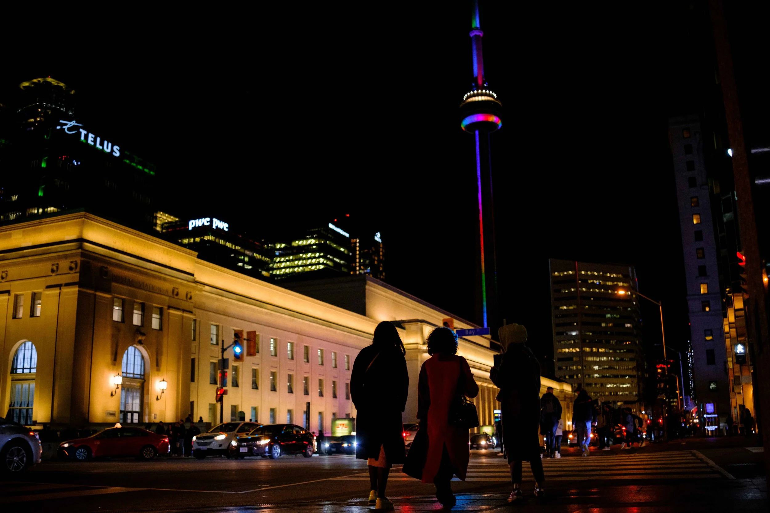 221007 Toronto Street Photography at Night - Blog-31.jpg