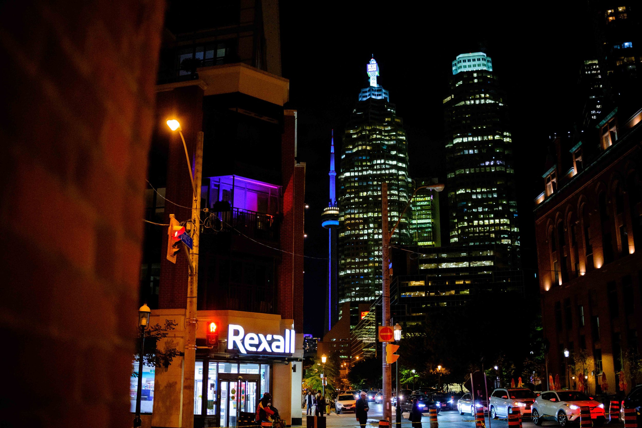 221007 Toronto Street Photography at Night - Blog-35.jpg
