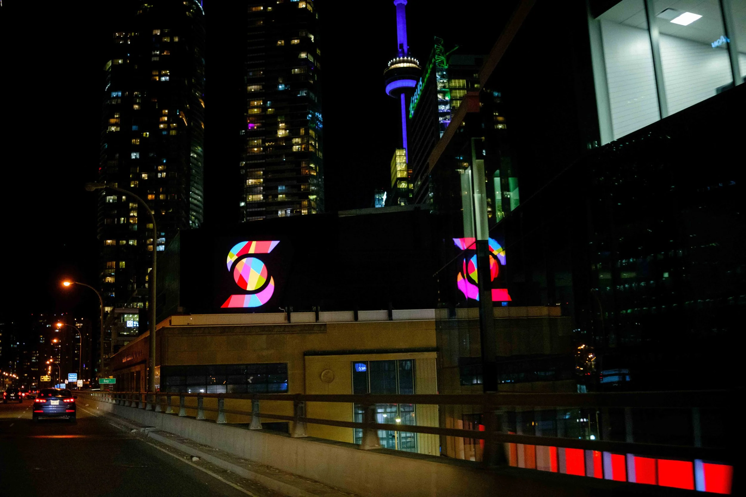 221007 Toronto Street Photography at Night - Blog-38.jpg