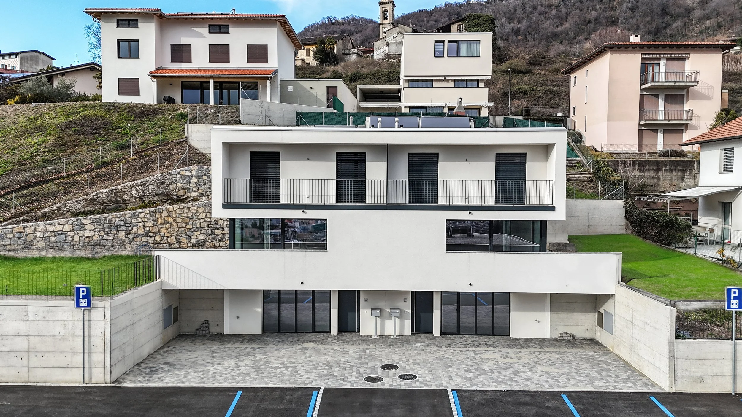 Nuova casa con grande giardino