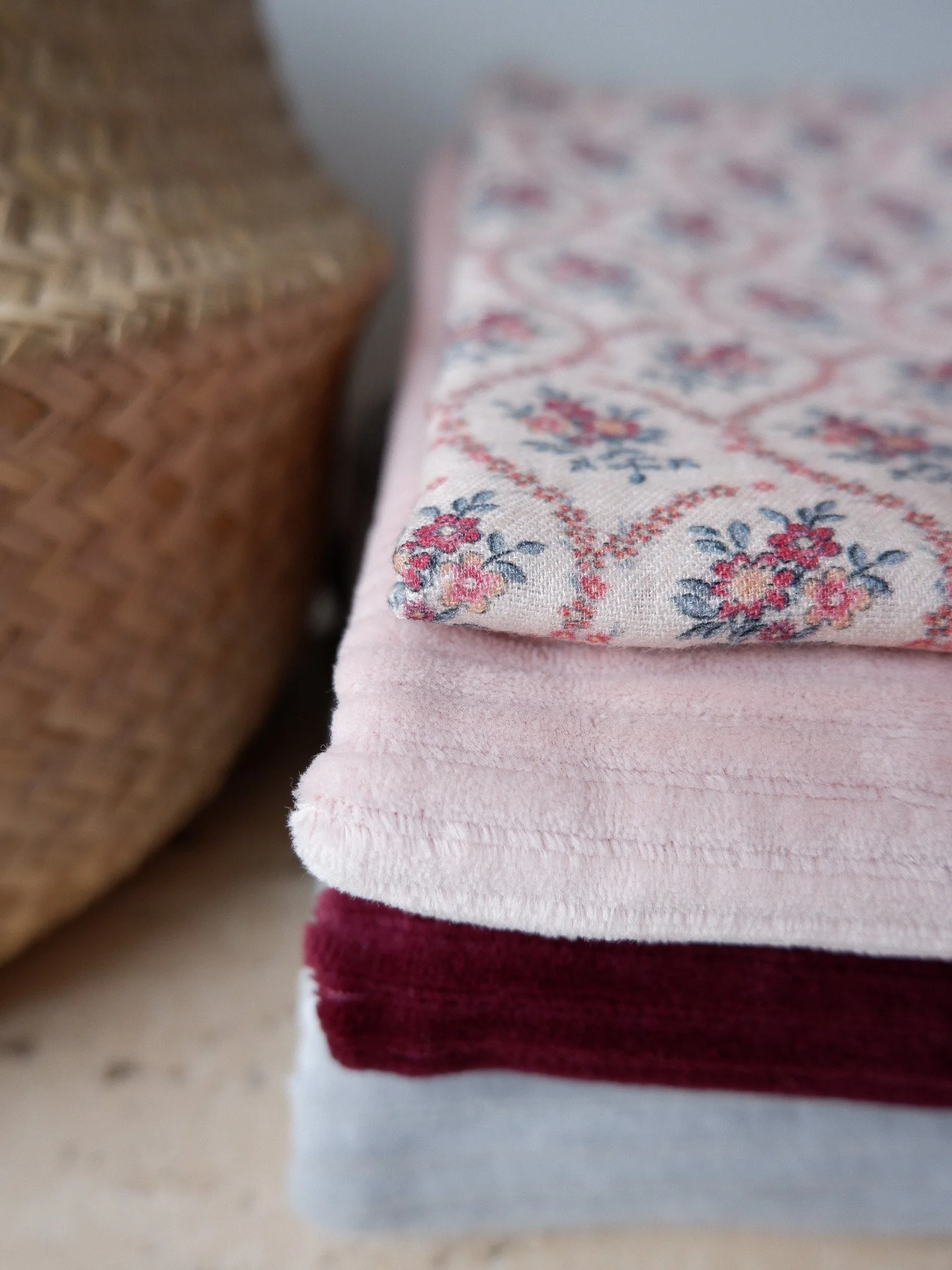 Tissu au mètre jolie boho jersey de velours rose (2).jpg