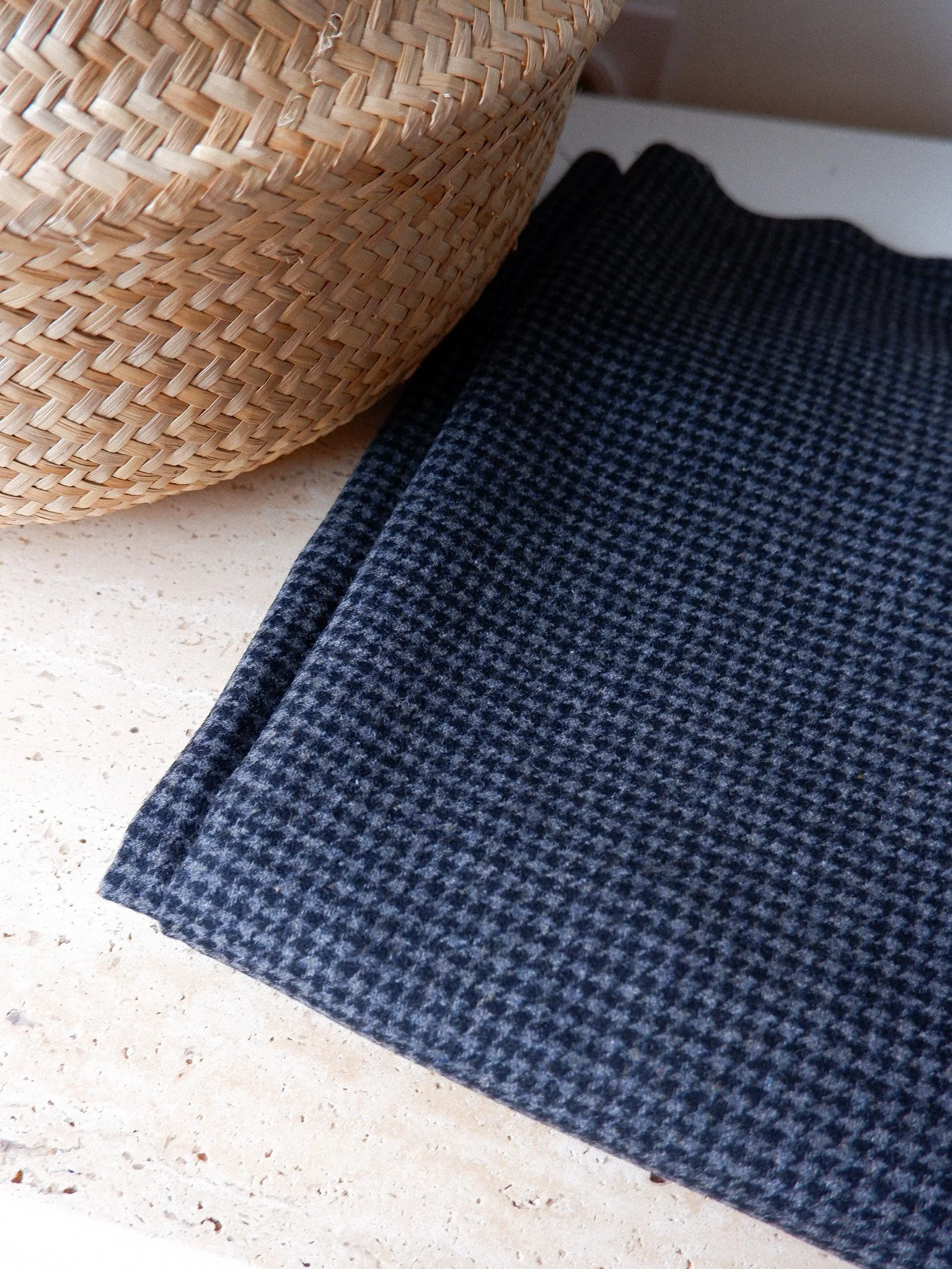 Lainage Pied de puce gris (3).jpg