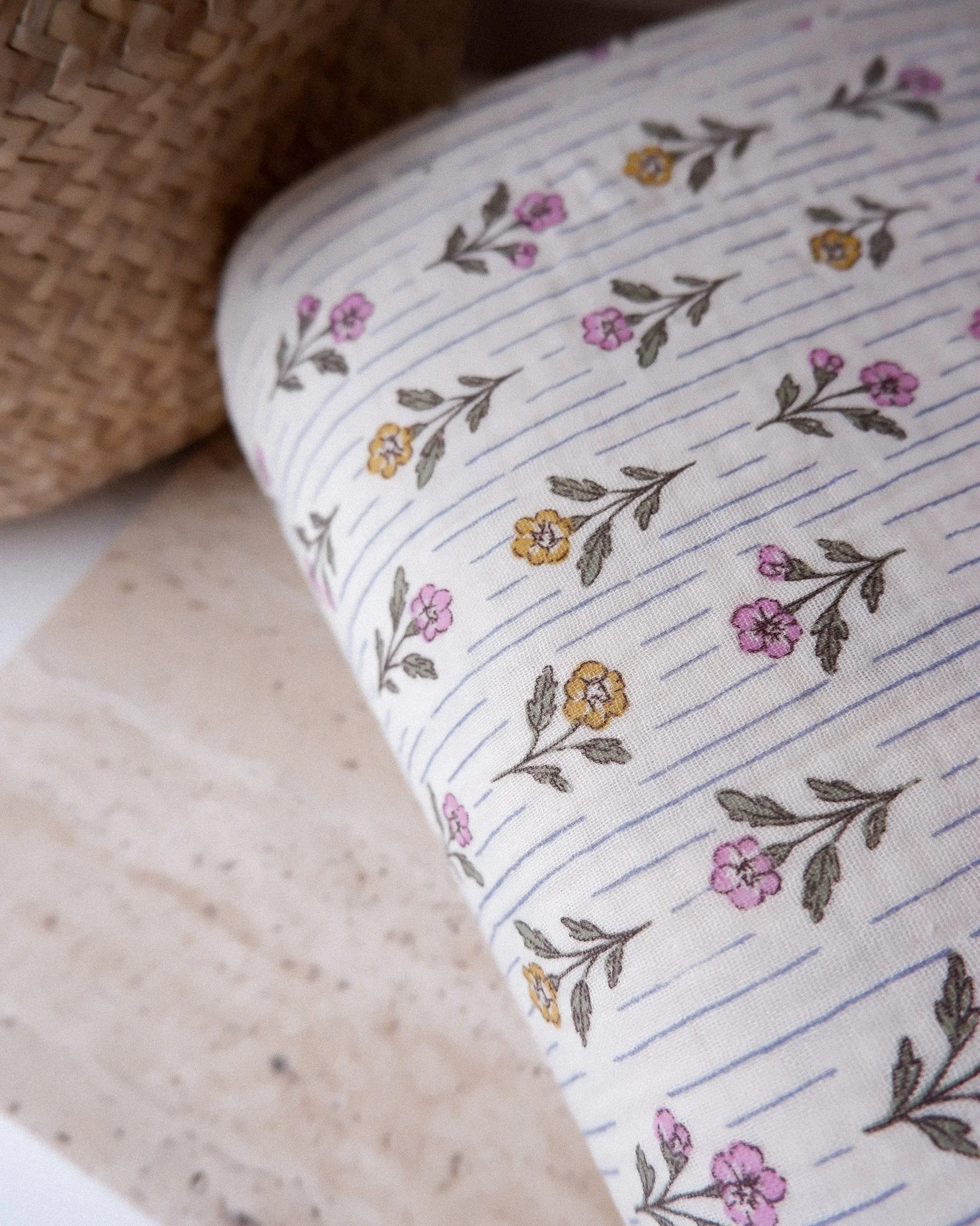 Tissu double gaze de coton fleurs indiennes.jpg