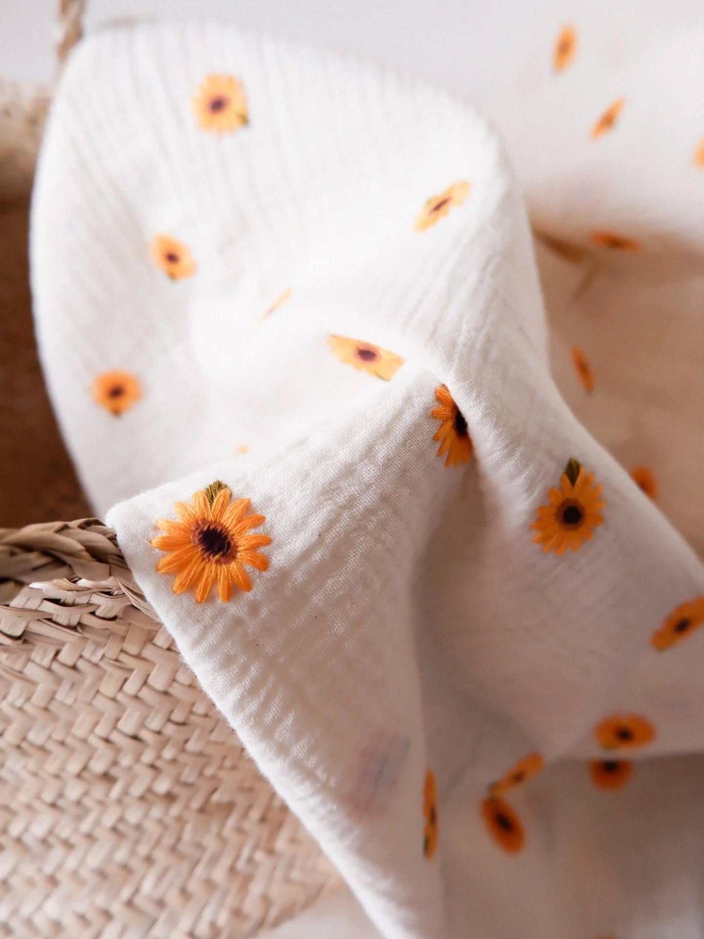 Hello !

J'esp&egrave;re que vous allez bien ?

On commence la semaine vitamin&eacute;es avec quelques nouveaut&eacute;s ensoleill&eacute;es qui viennent enrichir notre collection Bain de soleil et un in&eacute;dit&nbsp;✨

Ici, la semaine se passera 