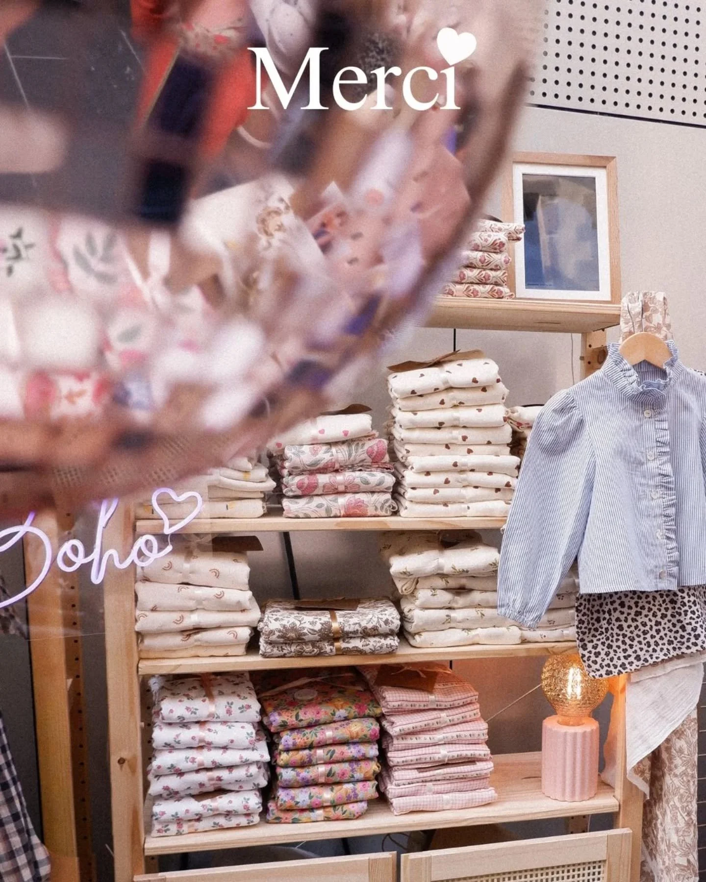 Helloooo ! ☀️

Ce week-end, j'avais la joie de vous pr&eacute;senter mes patrons, mes tissus et ma mercerie au Couvent des Jacobins pour cette 11&egrave;me &eacute;dition. Quel cadre magnifique (et solaire !) et quelle &eacute;nergie !

Un immense me