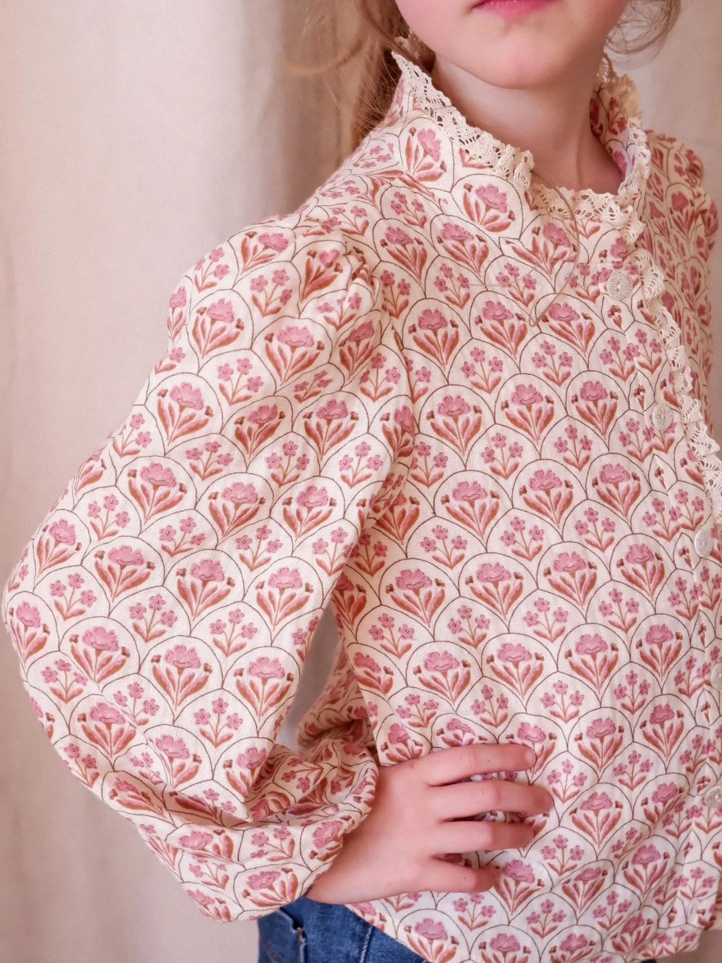 Hello 🥰

J'esp&egrave;re que vous allez bien !

Pour d&eacute;couvrir notre m&eacute;thode unique de couture "batch &amp; flow" je vous invite &agrave; d&eacute;couvrir notre patron de couture kids Romy et Lucien 🥰 t&eacute;l&eacute;charg