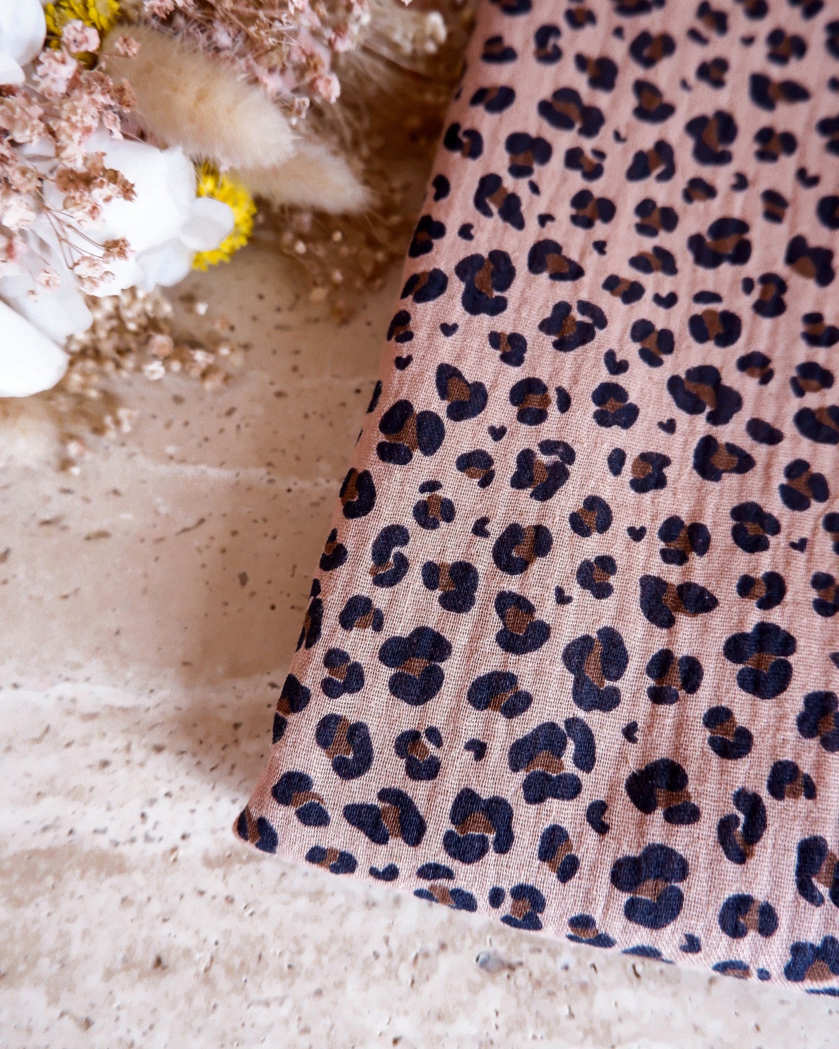 Tissu_l%C3%A9opard_double_gaze_marron_Mia_brown_by_jolie_boho_coton+bio+%283%29.jpg