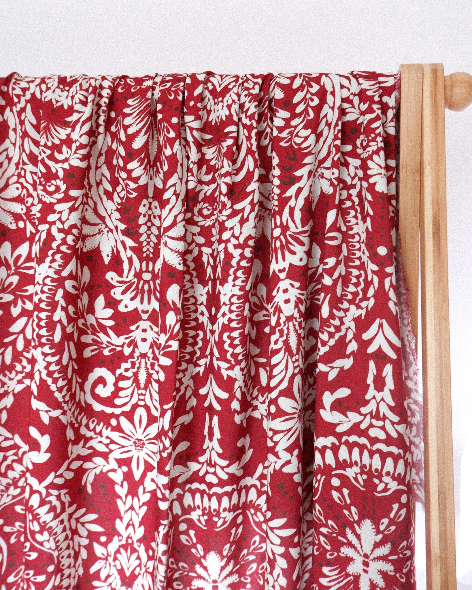 Tissu viscose Ecovéro touge et cream au mètre imprimée jolie Boho (6).jpg
