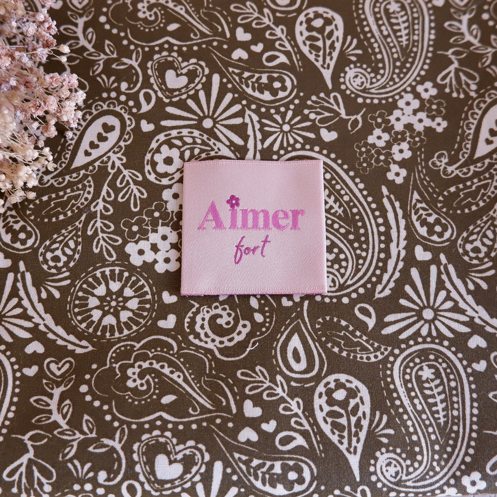 Tissu_motif_indien_enduit_vert (3).jpg