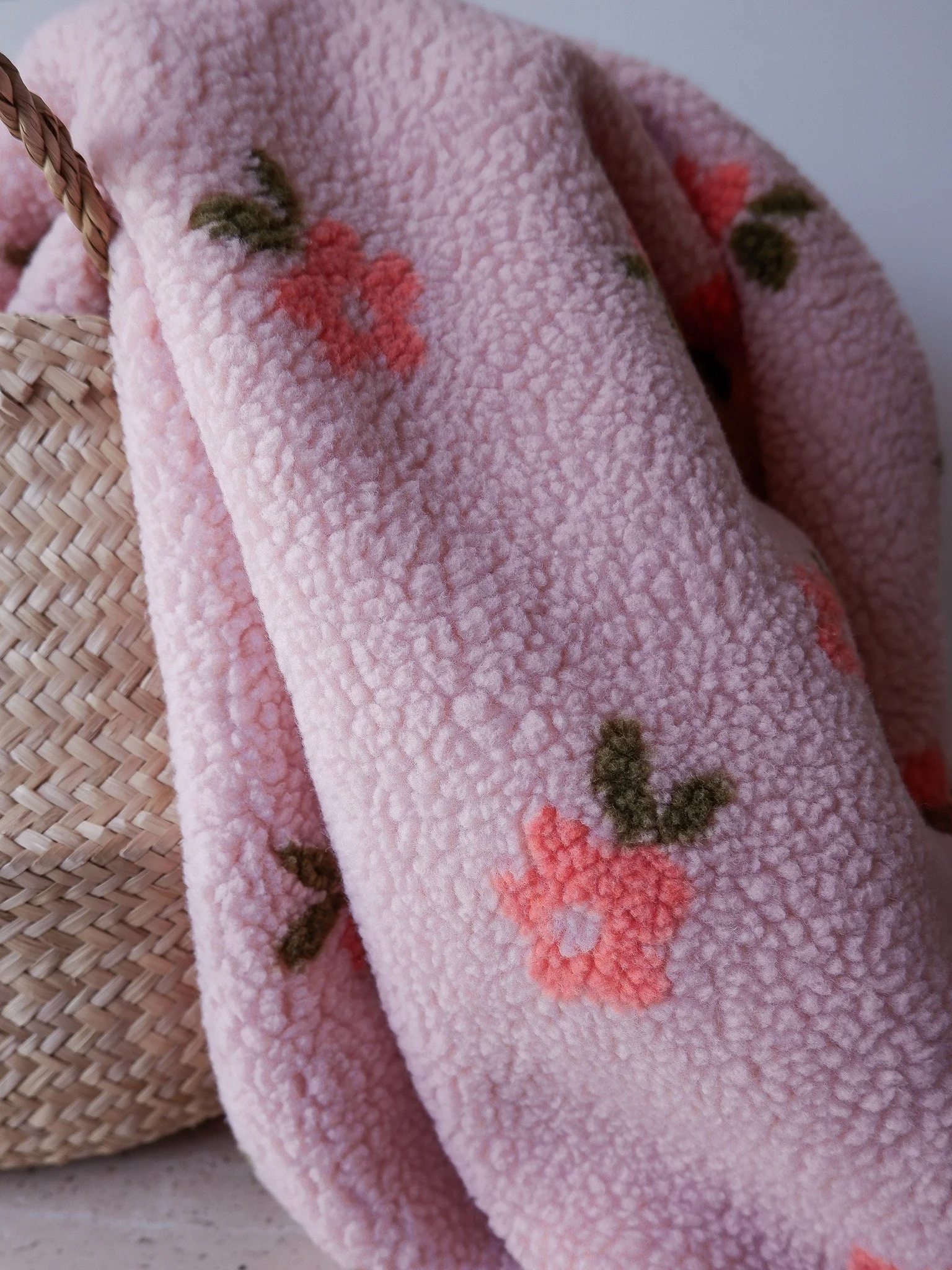 Tissu fausse fourrure jacquard ♡ Flowers light pink