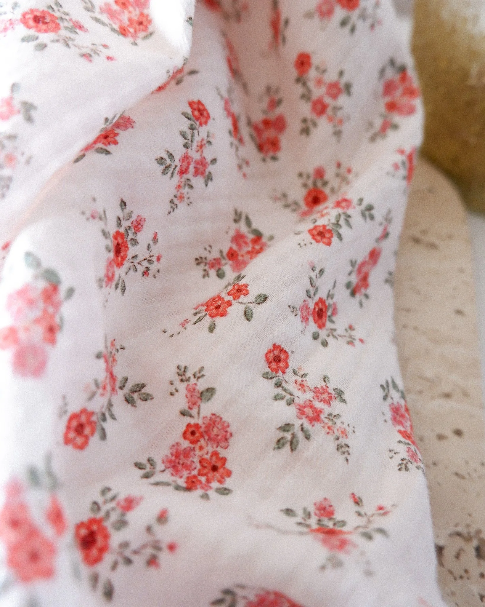 Seersucker Lola imprimé écru fleurs rouges (4).jpg