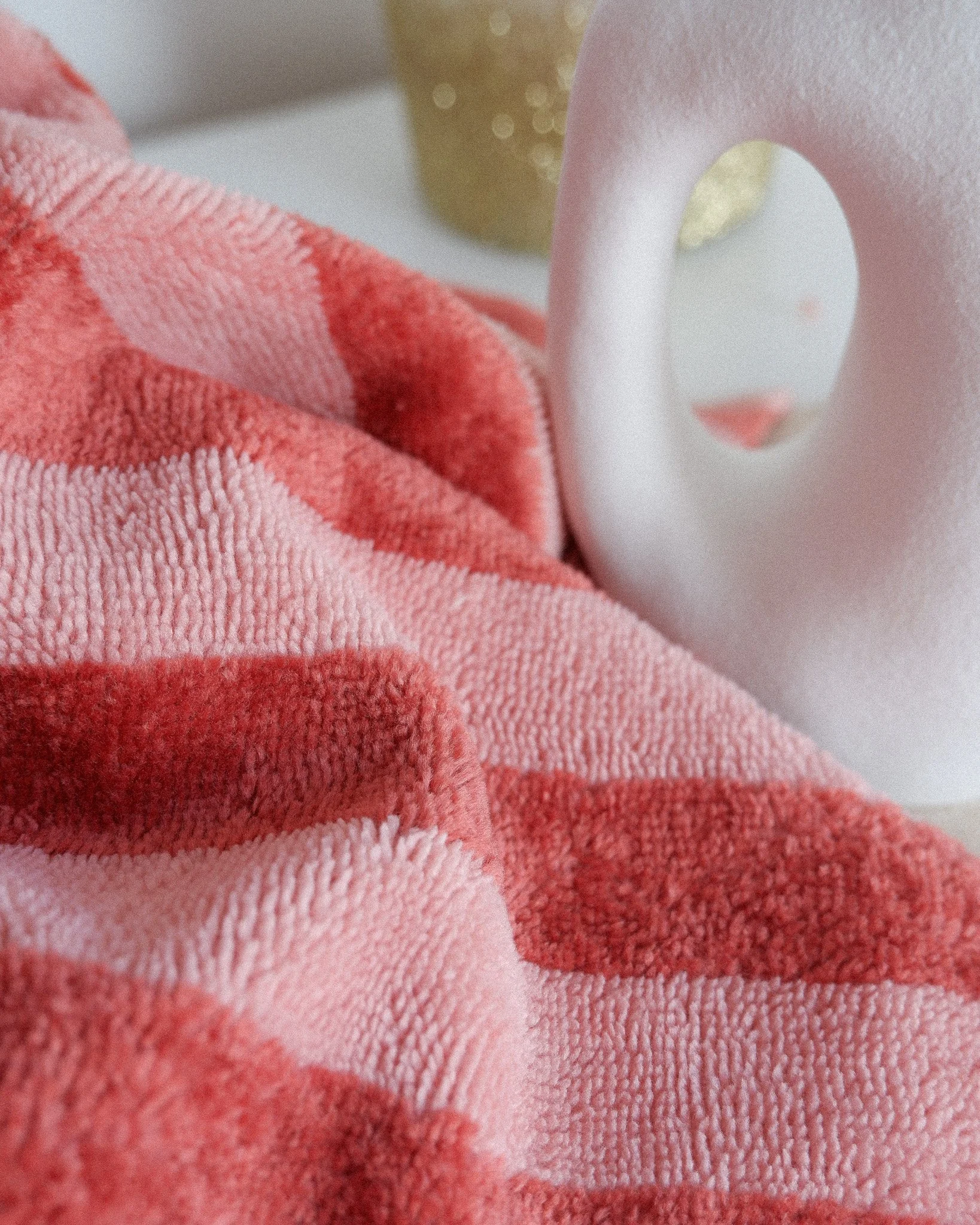 Tissu micro-éponge bambou à rayures roses ♡ rouge