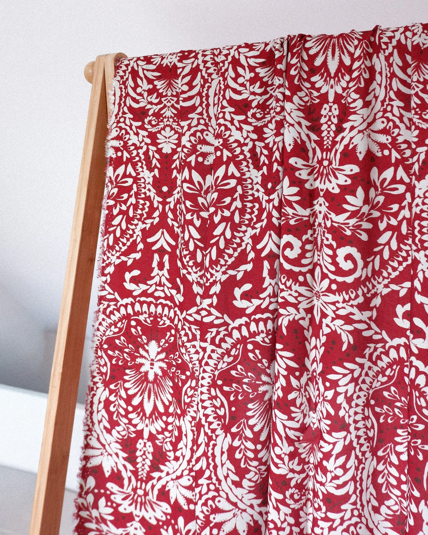 Tissu viscose Ecovéro touge et cream au mètre imprimée jolie Boho (7).jpg