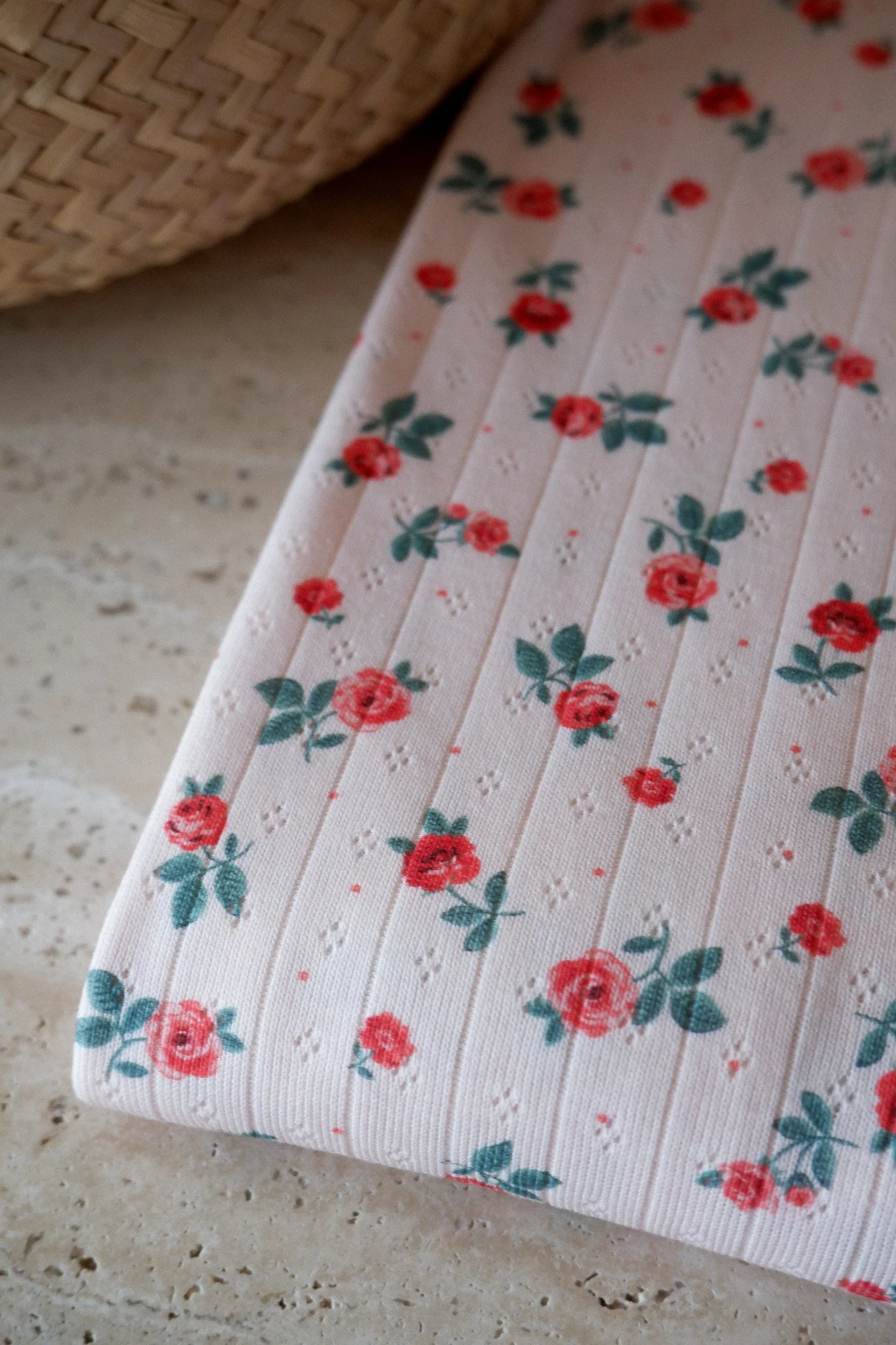 Tissu jersey ajouré Sew & Roses ♡ création Jolie Boho