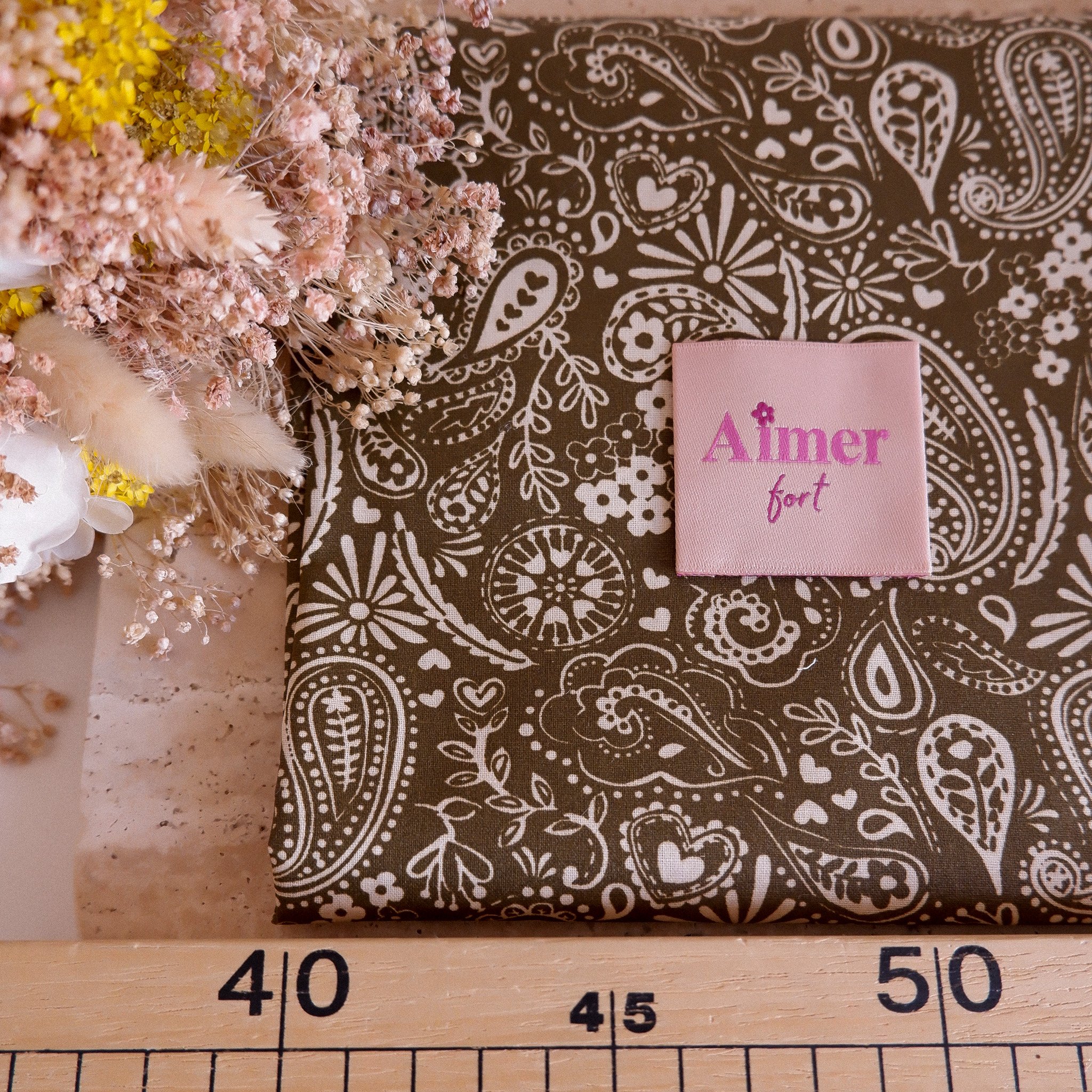Tissu_motif_indien_enduit_vert (4).jpg