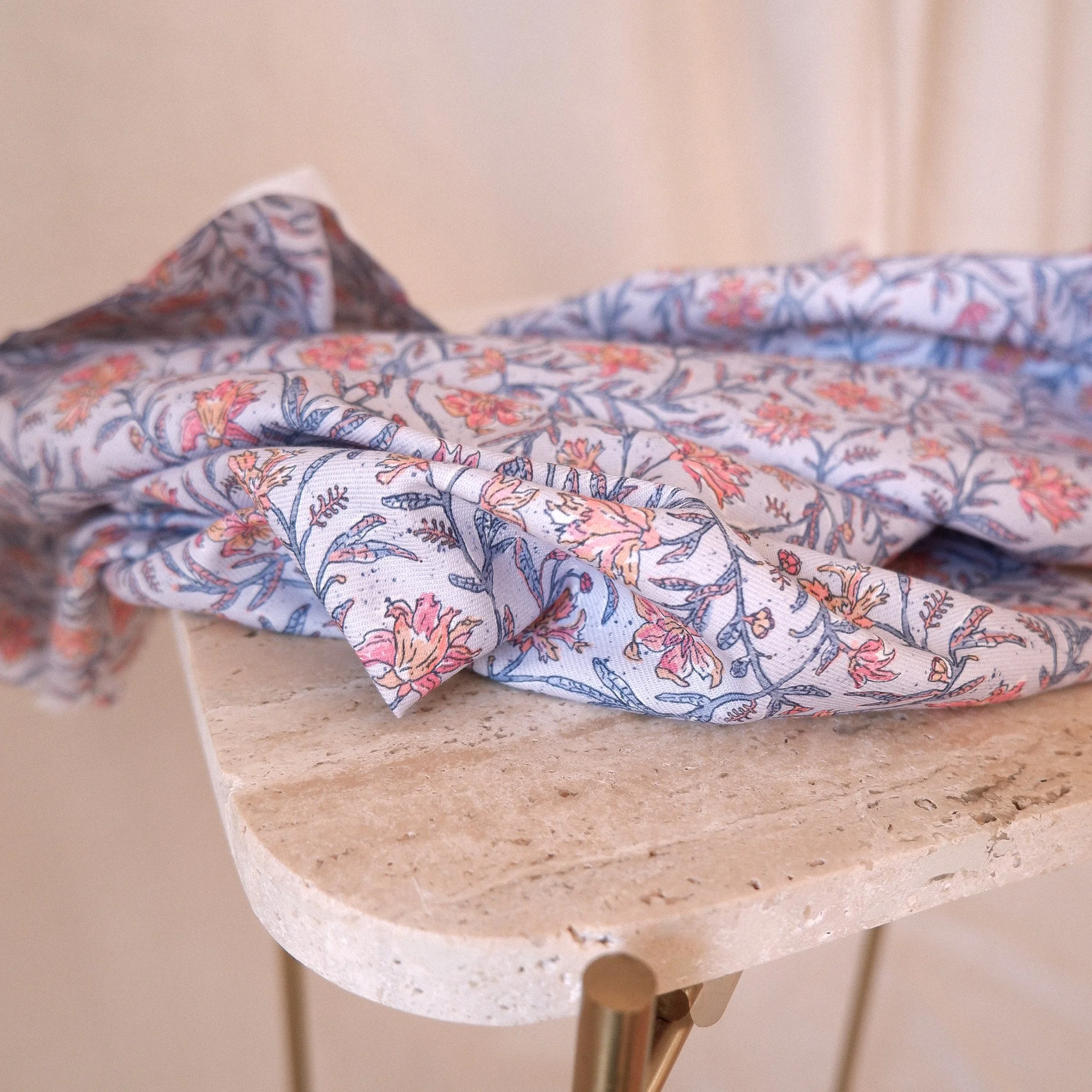 tissu-motif-indien-bleu-rose-jolie-boho (3).jpg
